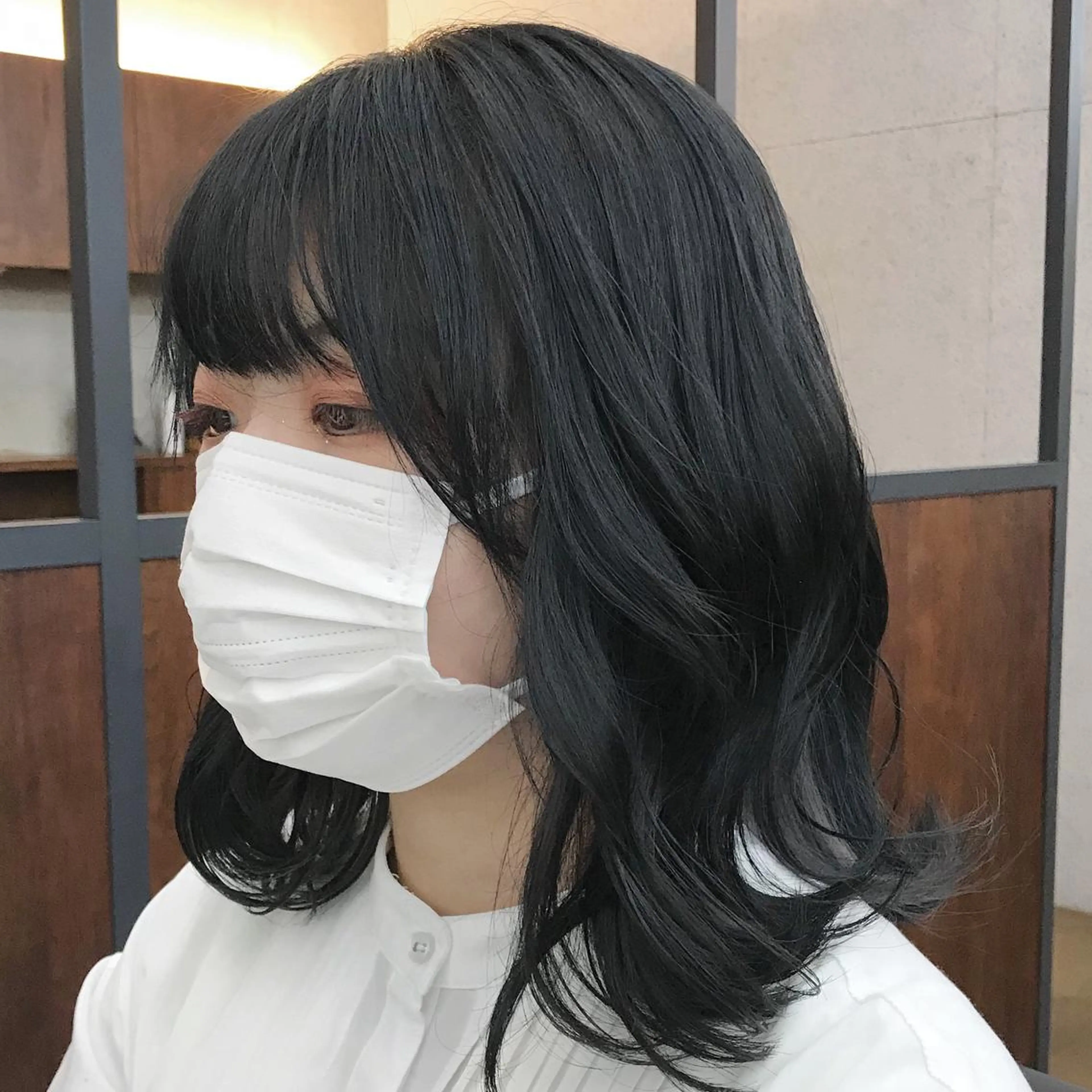 ミディアム カラー グレージュ ボブ 外ハネヘア カット ヘアカラー トリートメント ✂︎ウルフ・ショート ✂︎MIKUNIのヘアスタイル