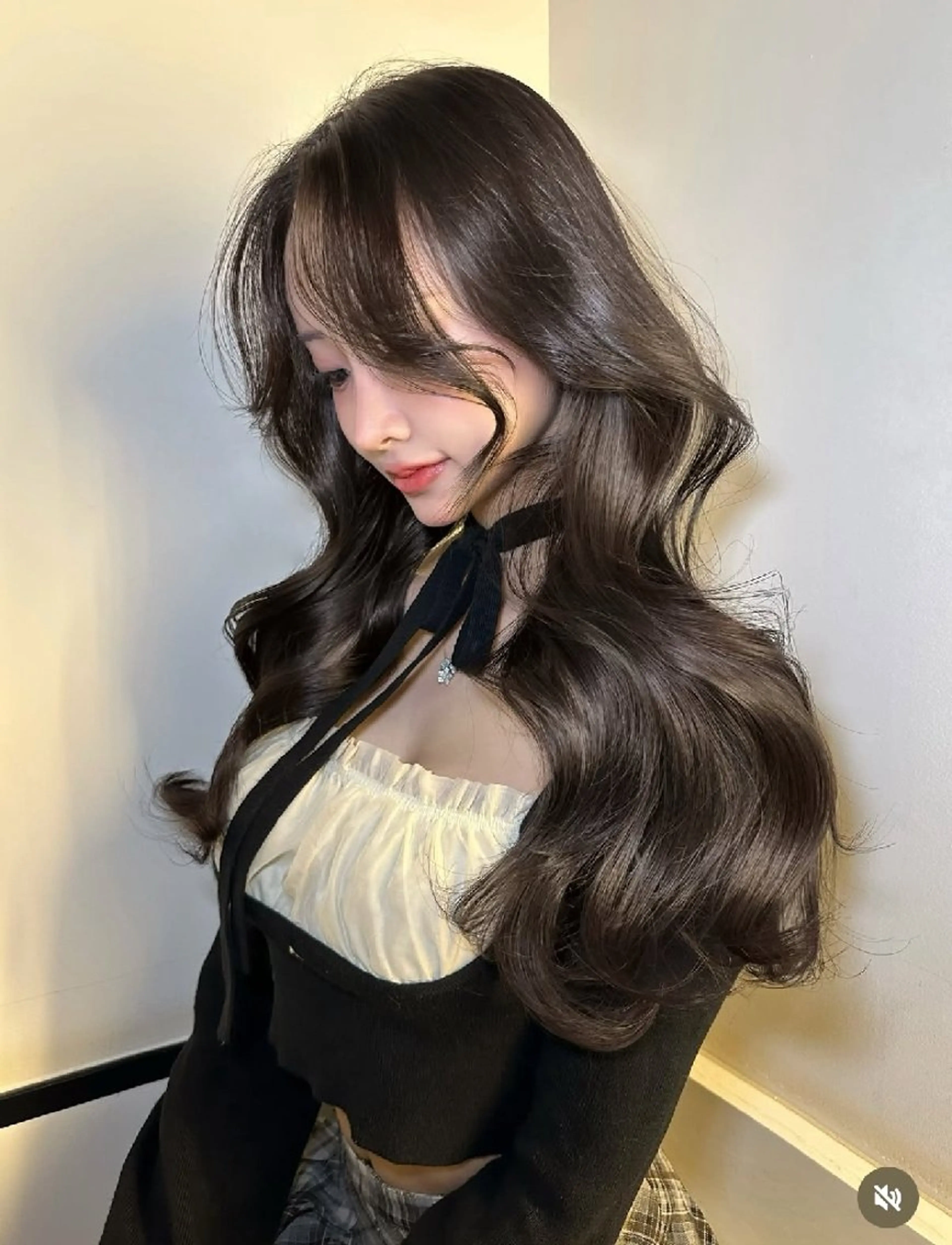 セミロング Elsa the beauty所属・小河 恵子のヘアスタイル