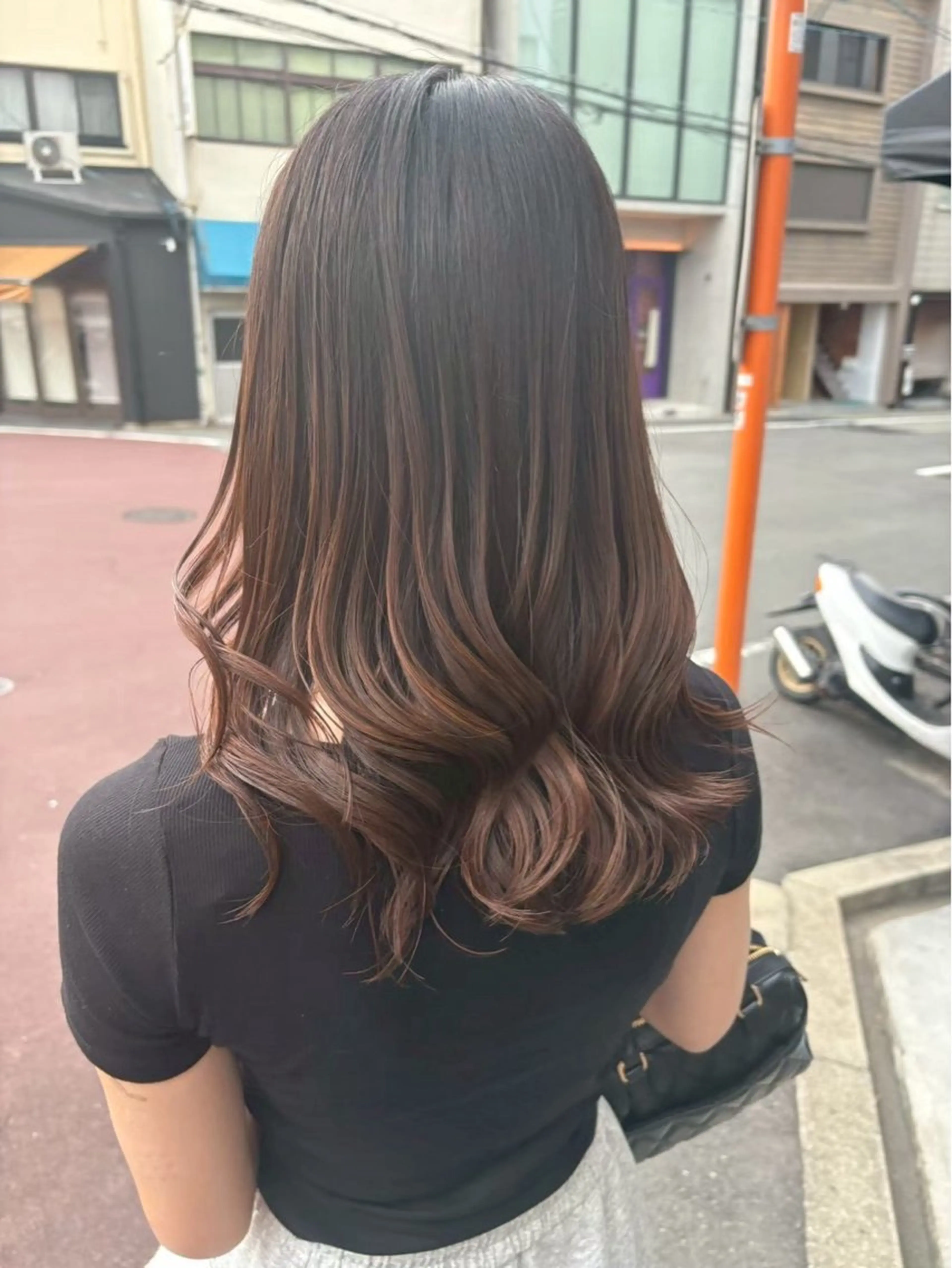 セミロング ヘアカラー 柿本 ひなのヘアスタイル
