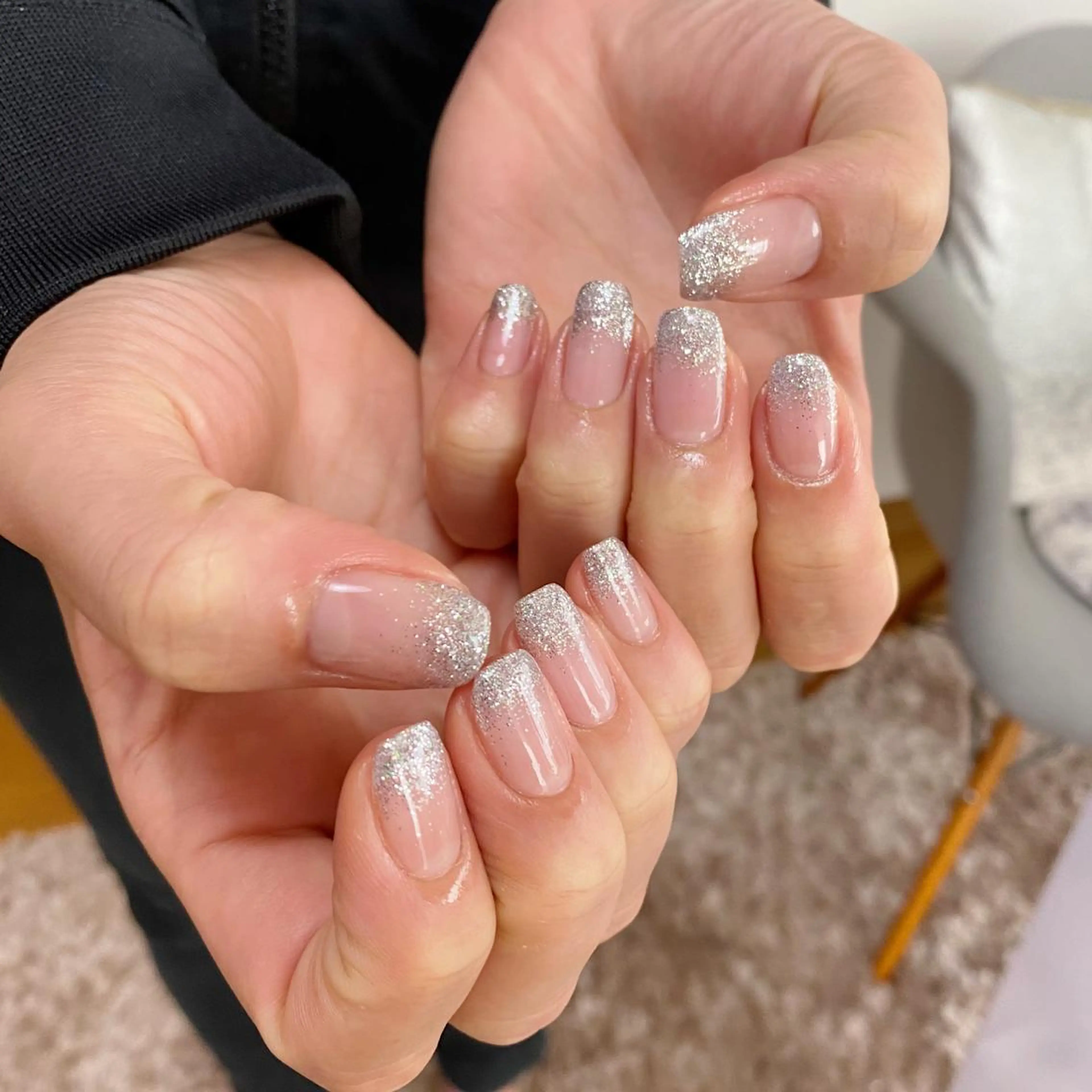 ネイル ラメ(グリッター) ラメグラデーション シルバー lcoco nailのネイルデザイン