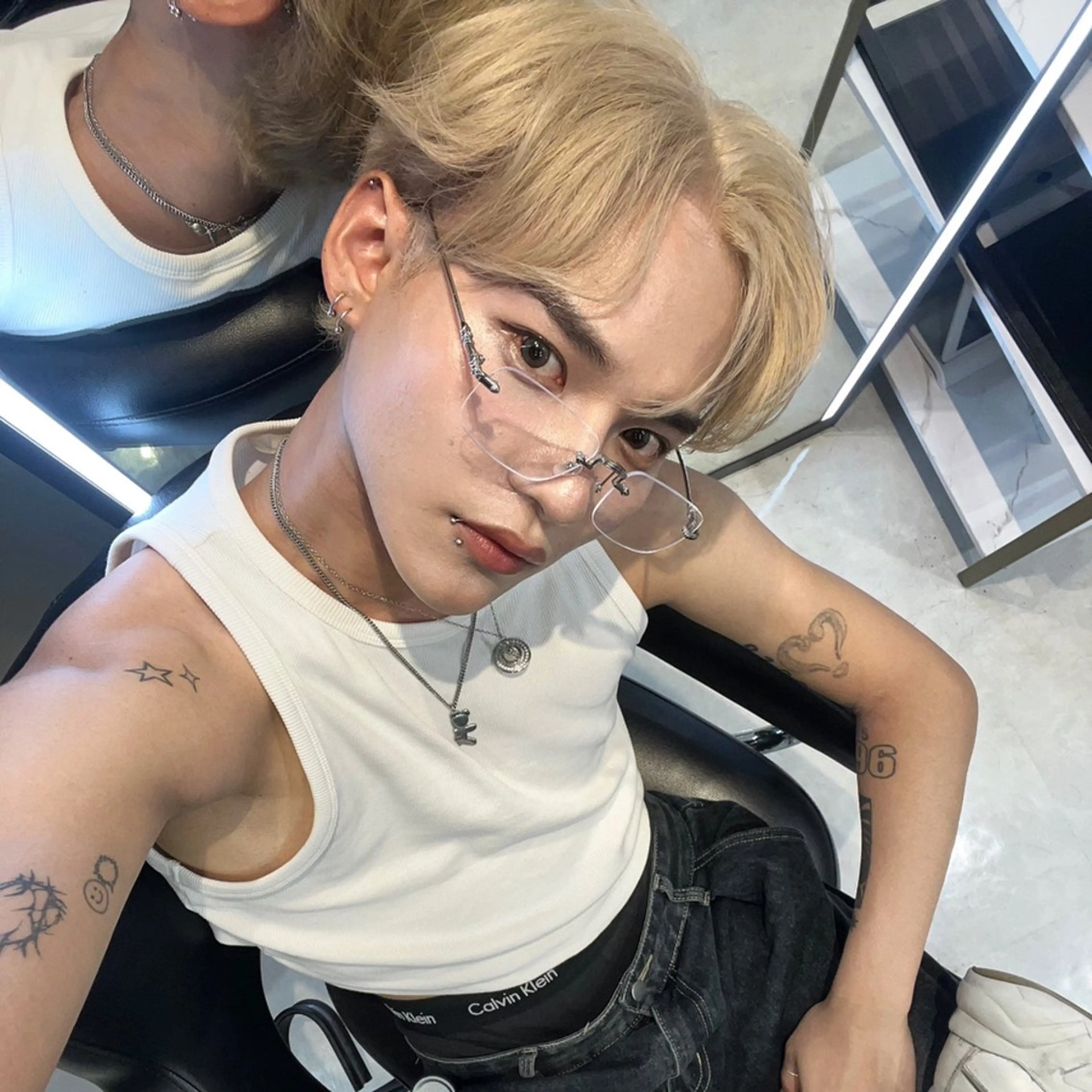 ショート カラー メンズ 岡田大志🇰🇷 中/韓メンズヘアのヘアスタイル