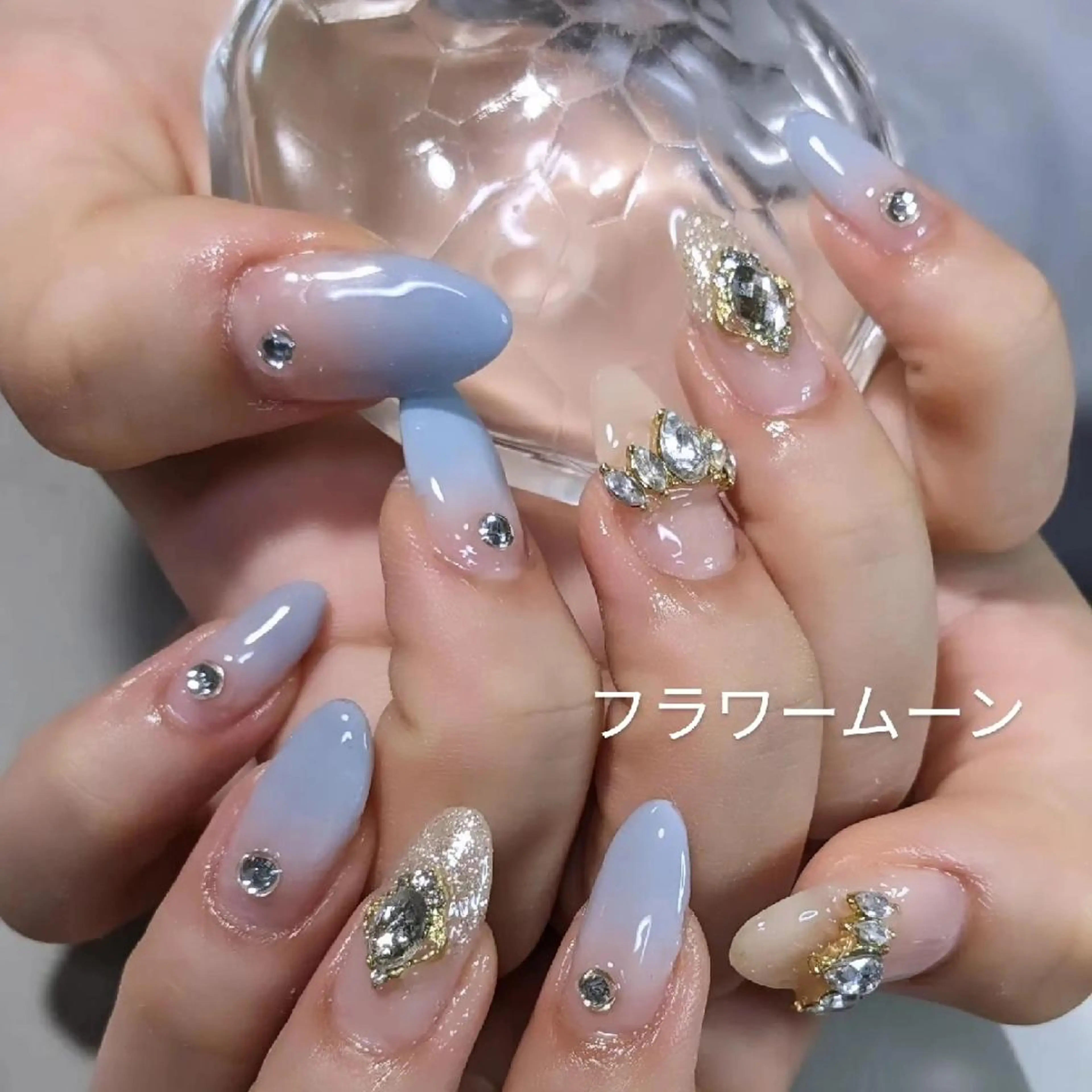 ネイル グラデーション フラワー ムーンのネイルデザイン