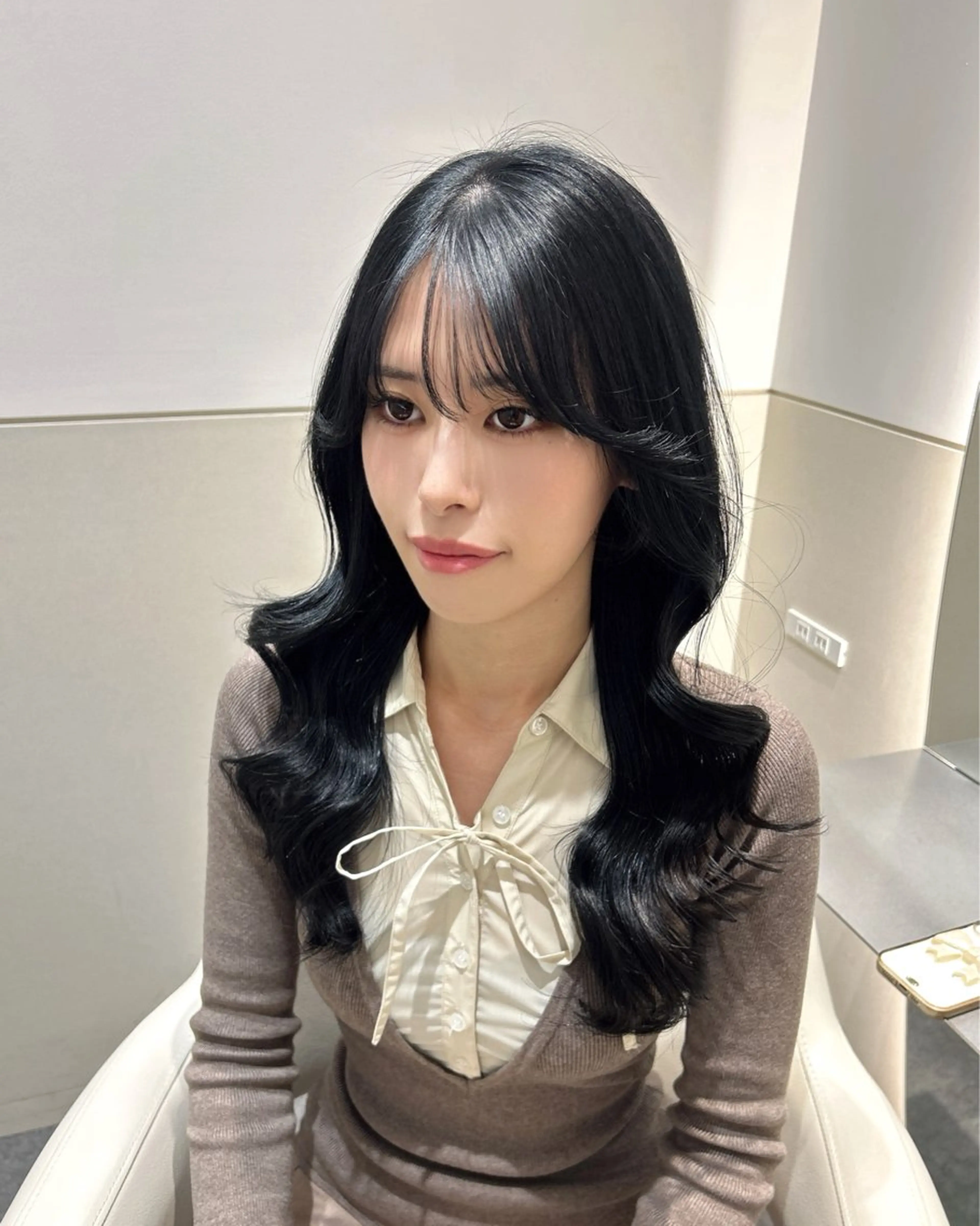 ロング カラー 黒髪 ブルーカラー ブルーブラック カット ヘアカラー トリートメント 🩷韓国ヘア/ヨシン モリ🩷Maikaのヘアスタイル