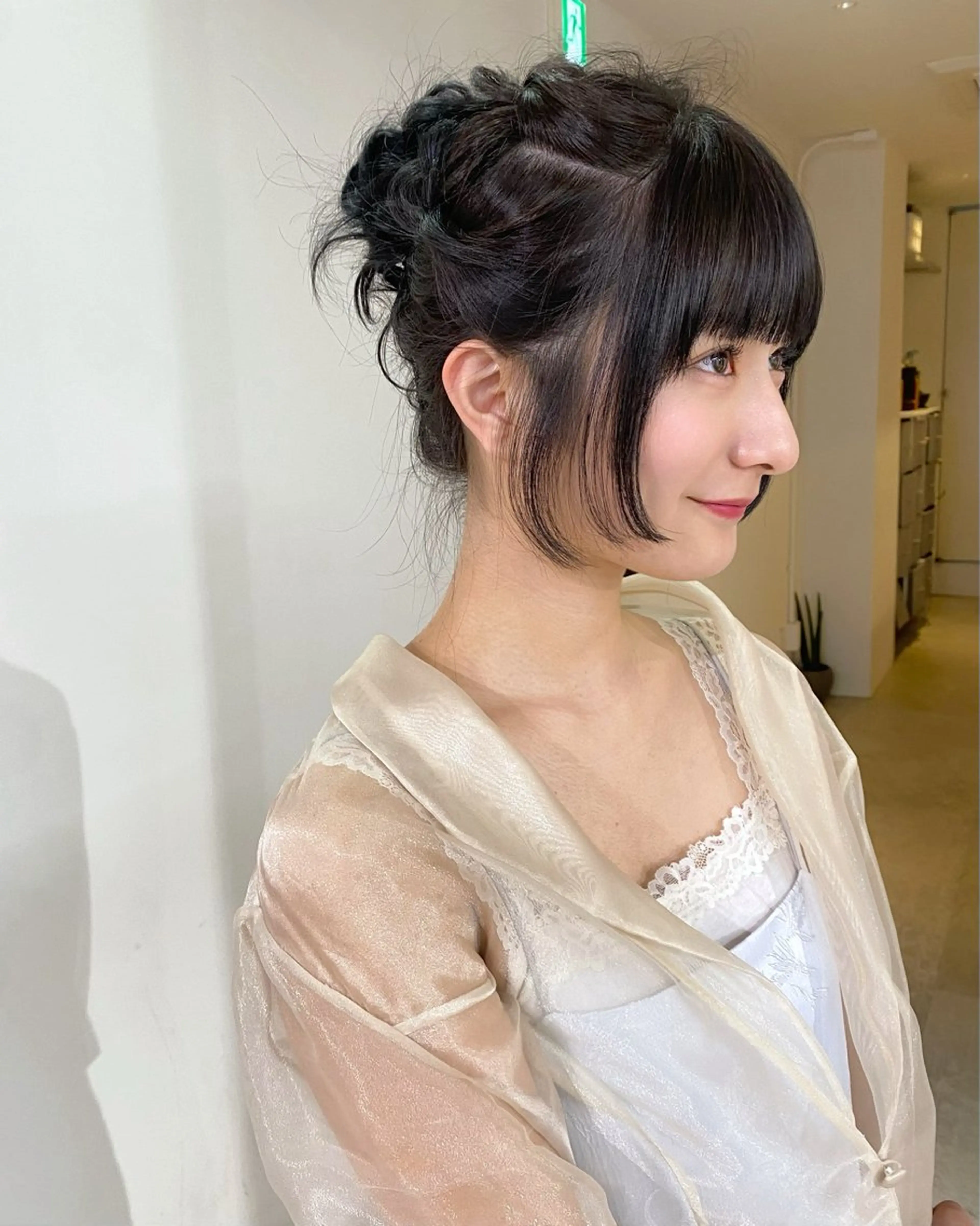 ヘアアレンジ 成人式 お団子ヘア フレンチガーリー 卒業式のヘアスタイル ヘアセット mizuki/ピンク ベージュ.レイヤーのヘアスタイル