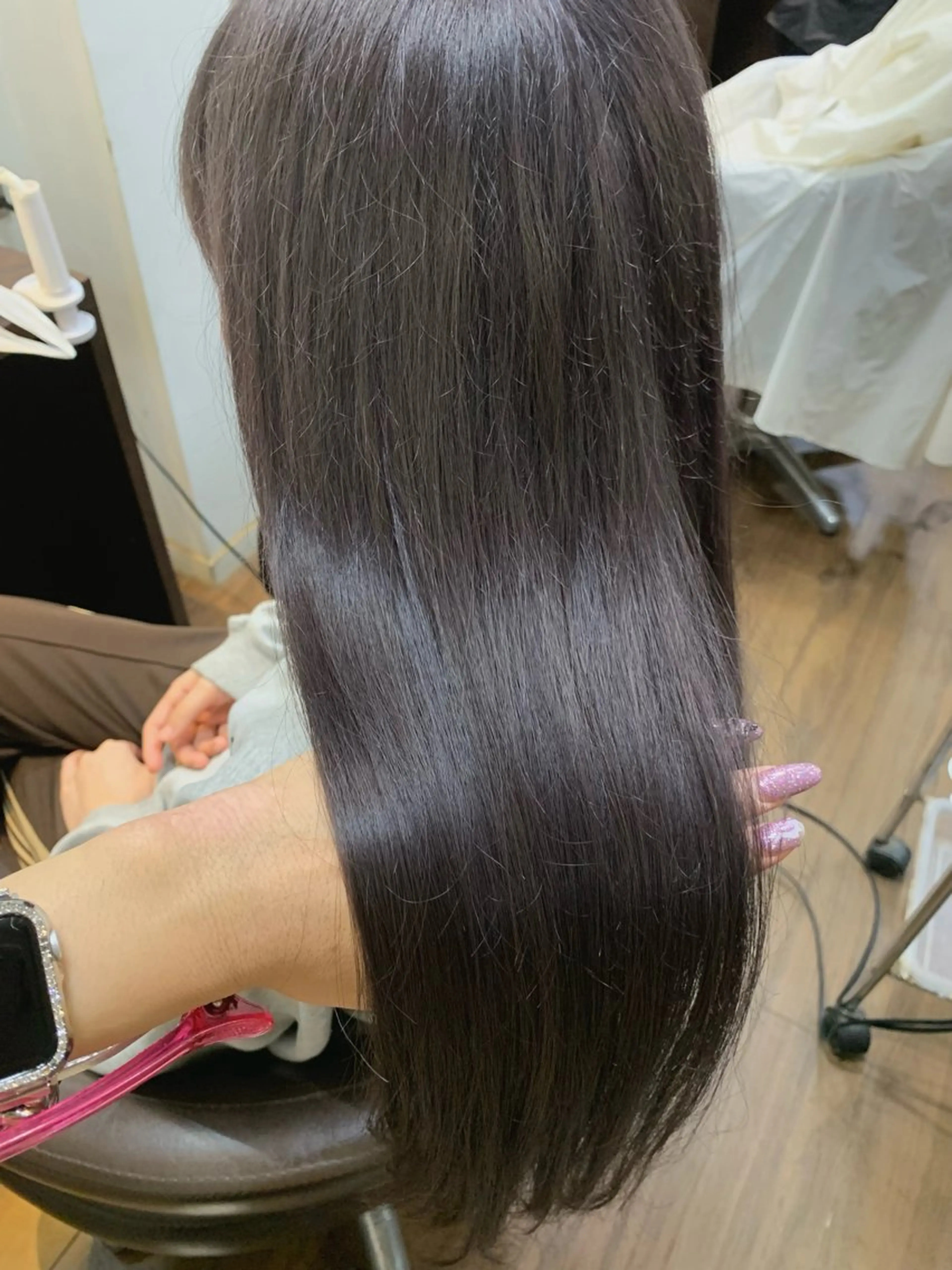 ロング カラー グレージュ ラベンダーカラー ラベンダーグレー ヘアカラー トリートメント 小笠原 菜緒のヘアスタイル