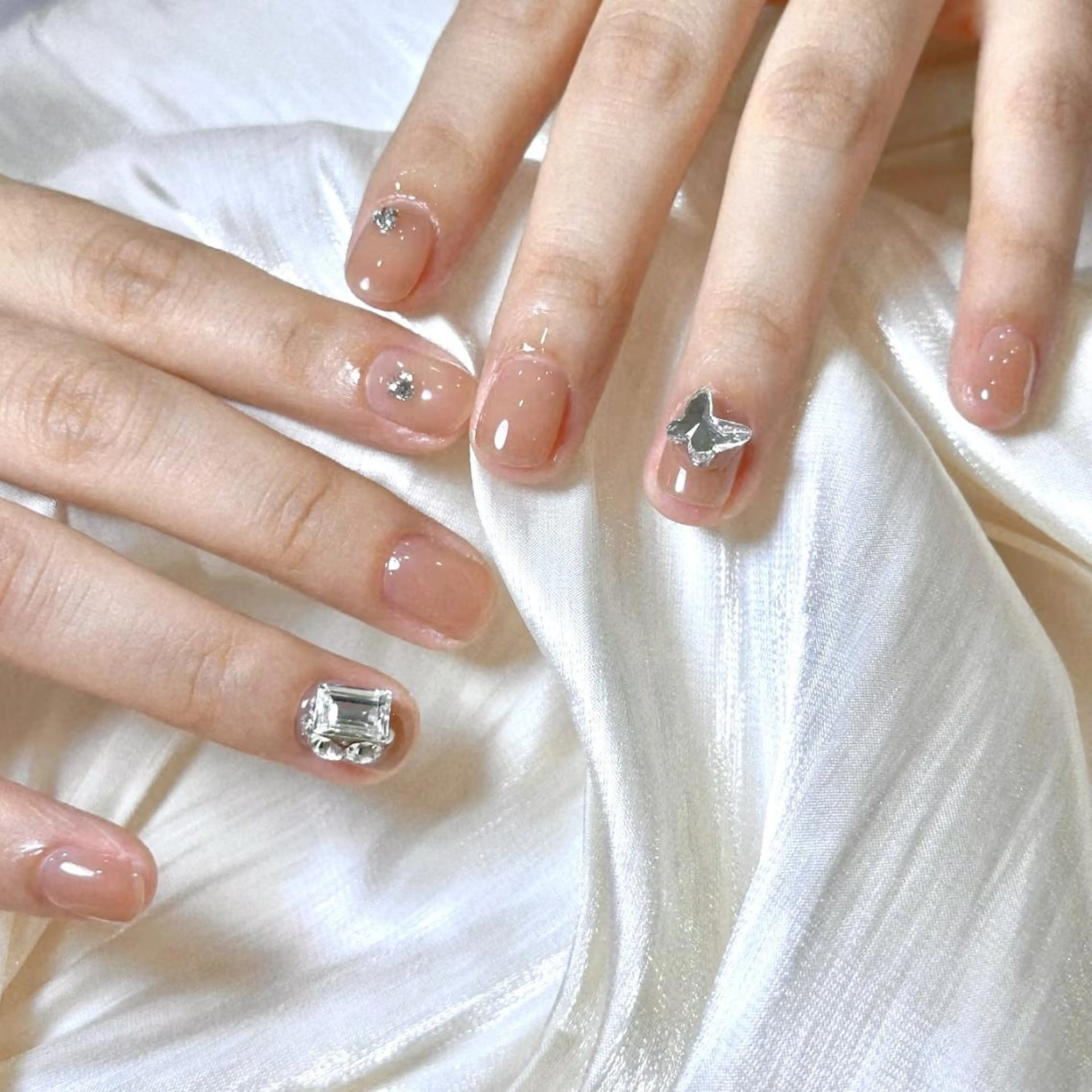 ネイル ハンドネイル RAFFINE haru🦋🩵のネイルデザイン