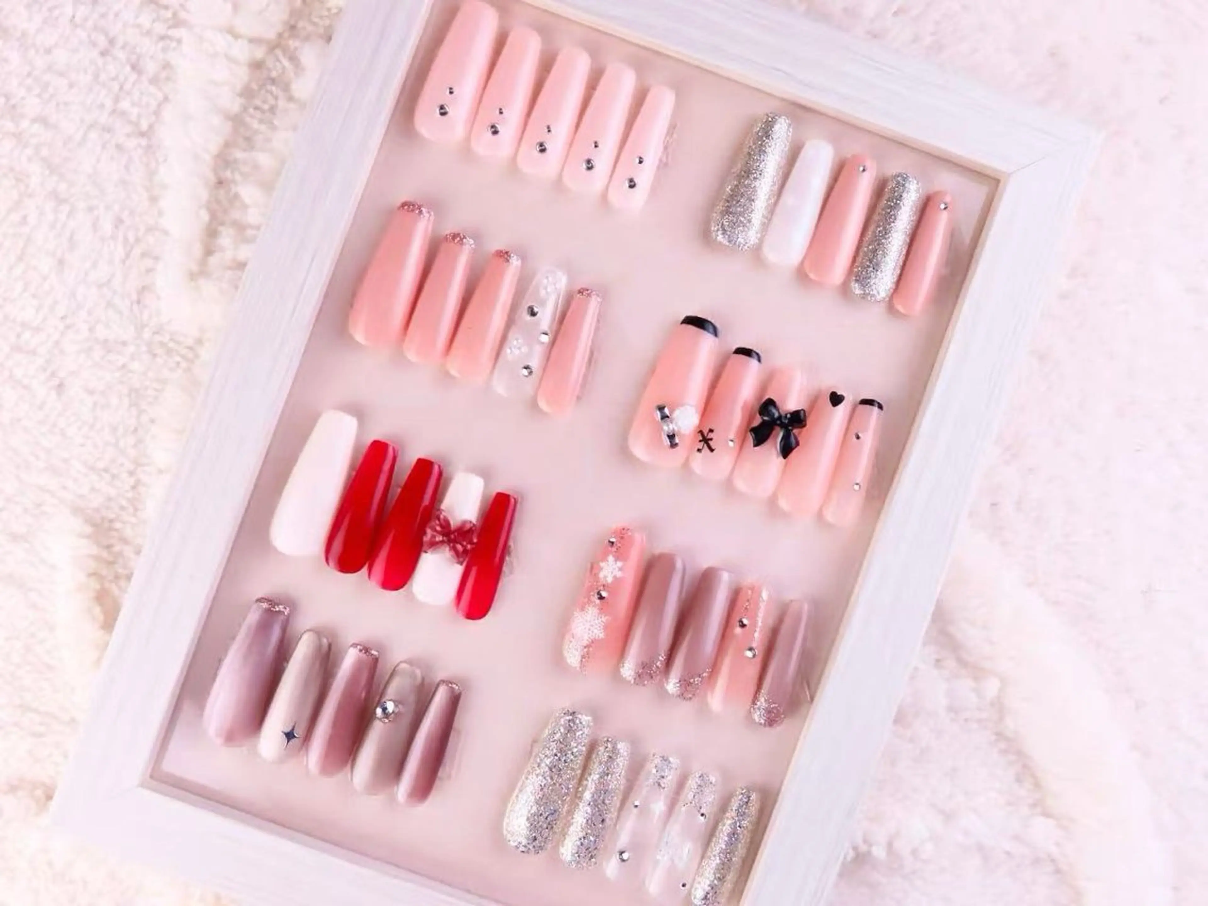 ネイル チークネイル 長さ出し フラワーネイル フレンチネイル ガーリー SunNail池袋駅 ワンホンネイルのネイルデザイン