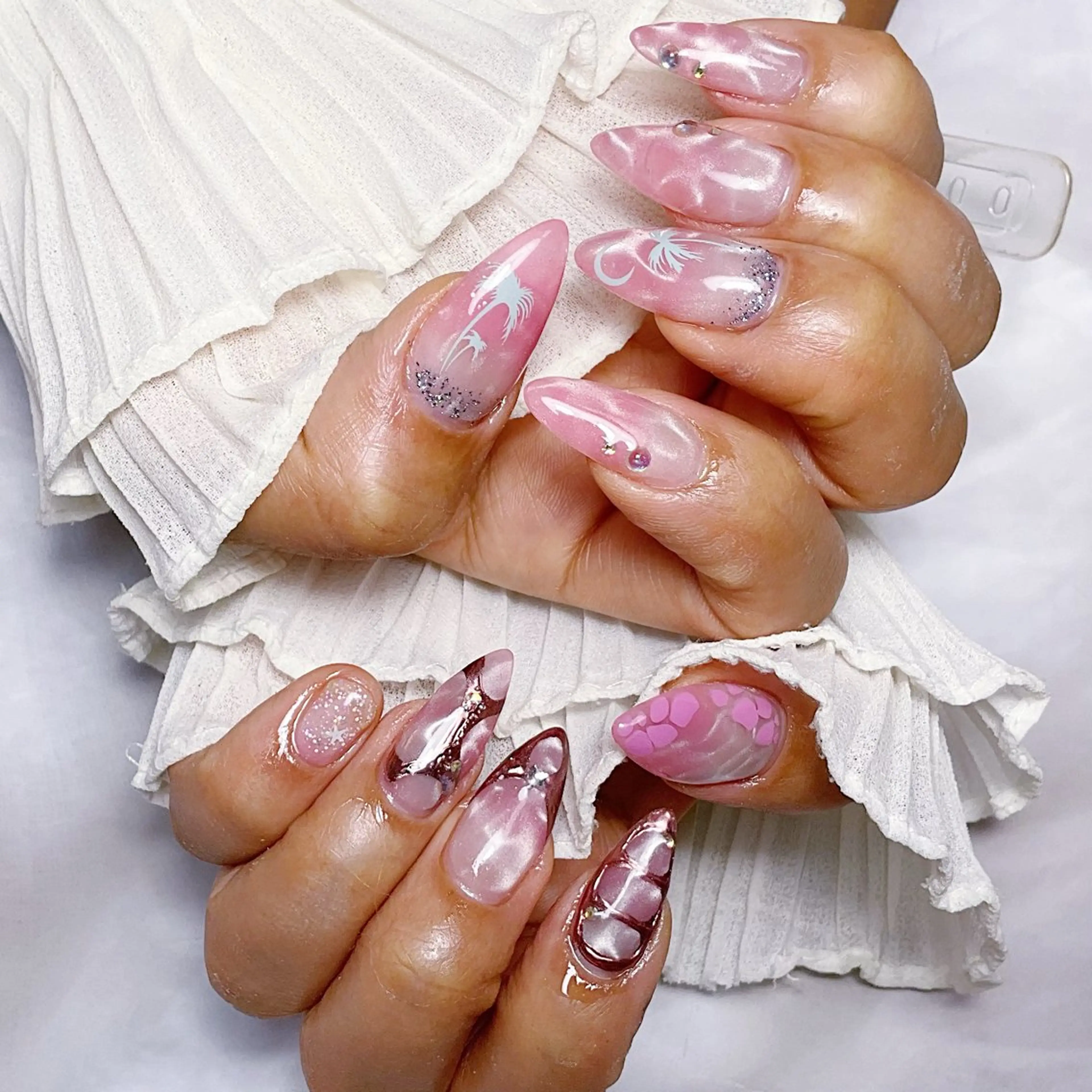 ネイル ハンドネイル 🍭Yun nail hyejin🌸のネイルデザイン