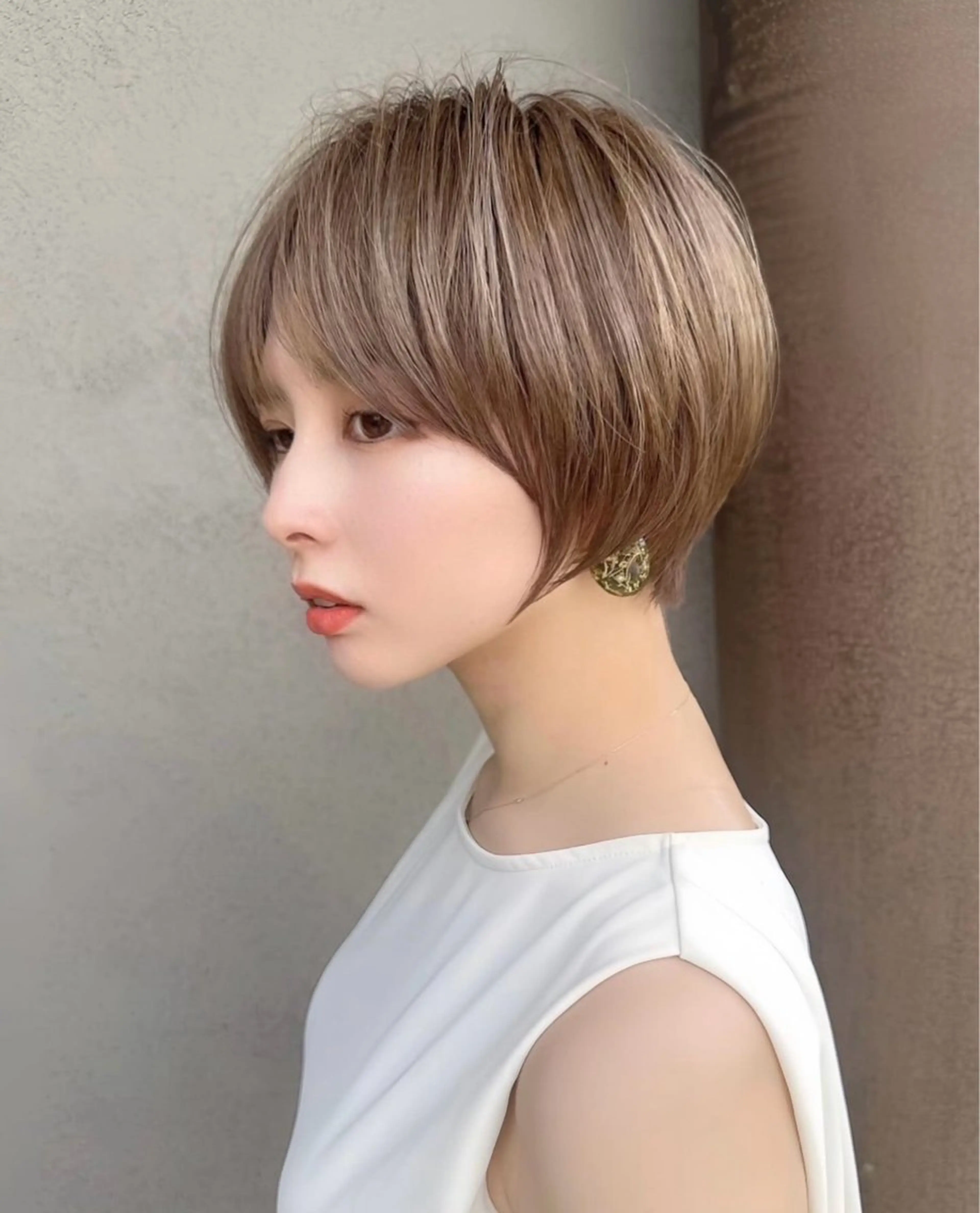 ショート ショートボブ 韓国風カラー ボブ くびれヘア エギョモリ ボブ/顔周りカット /縮毛矯正/鈴木隆太のヘアスタイル