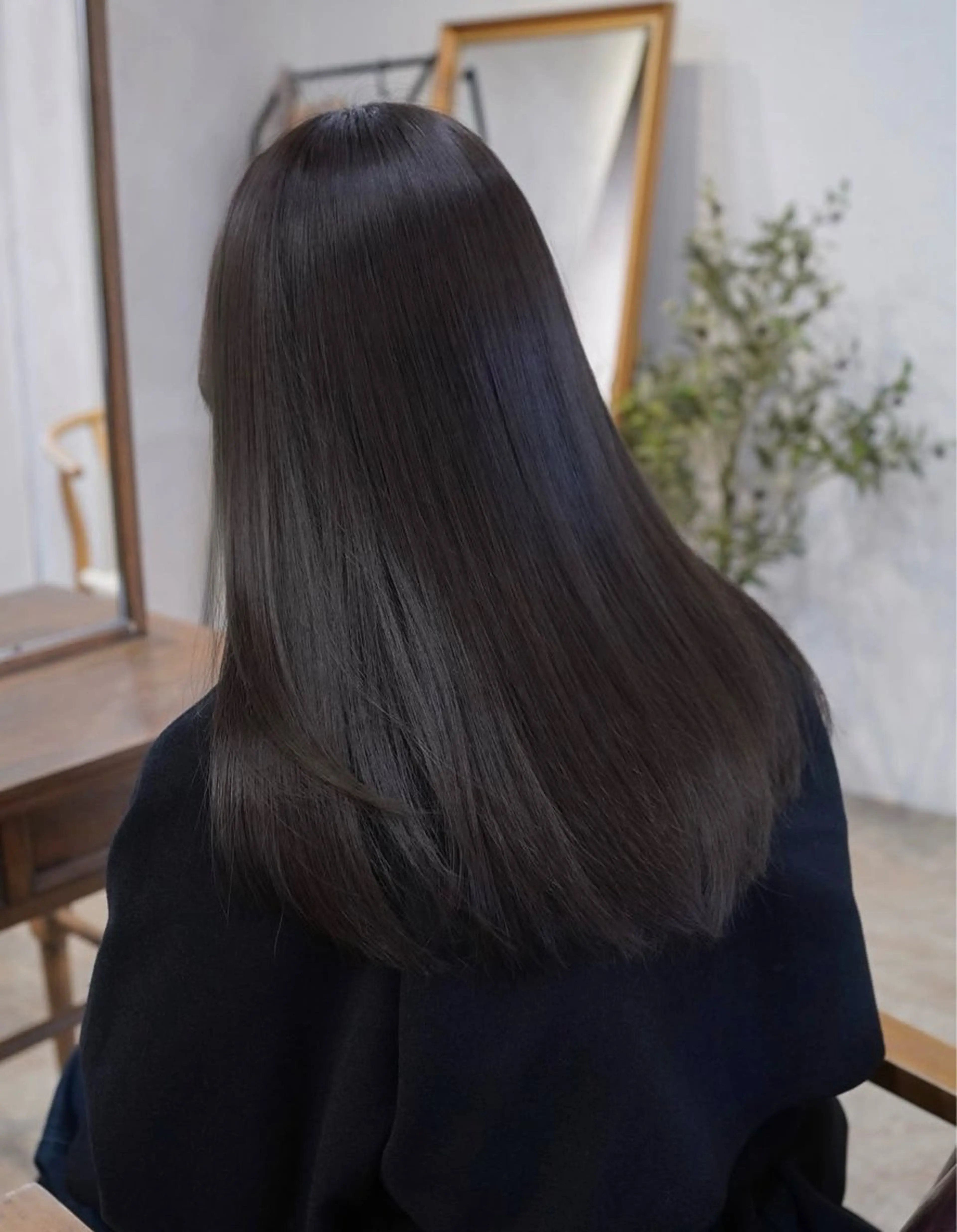 ロング カット ヘアカラー トリートメント ALLY 原宿のヘアスタイル