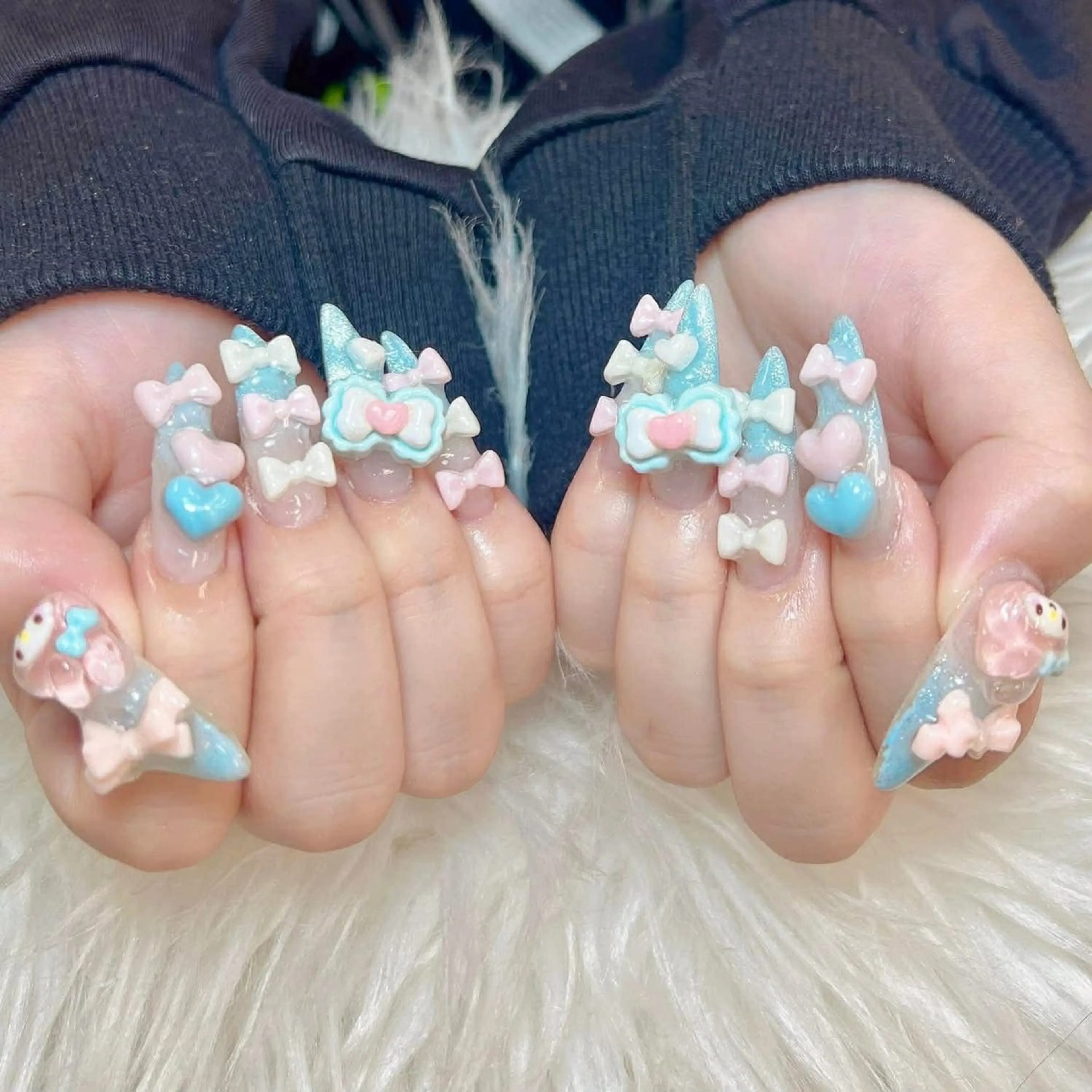 ネイル アートネイル オーロラネイル チークネイル 長さ出し フットネイル ハンドネイル ハンドケア Mio_ Noiranailのネイルデザイン