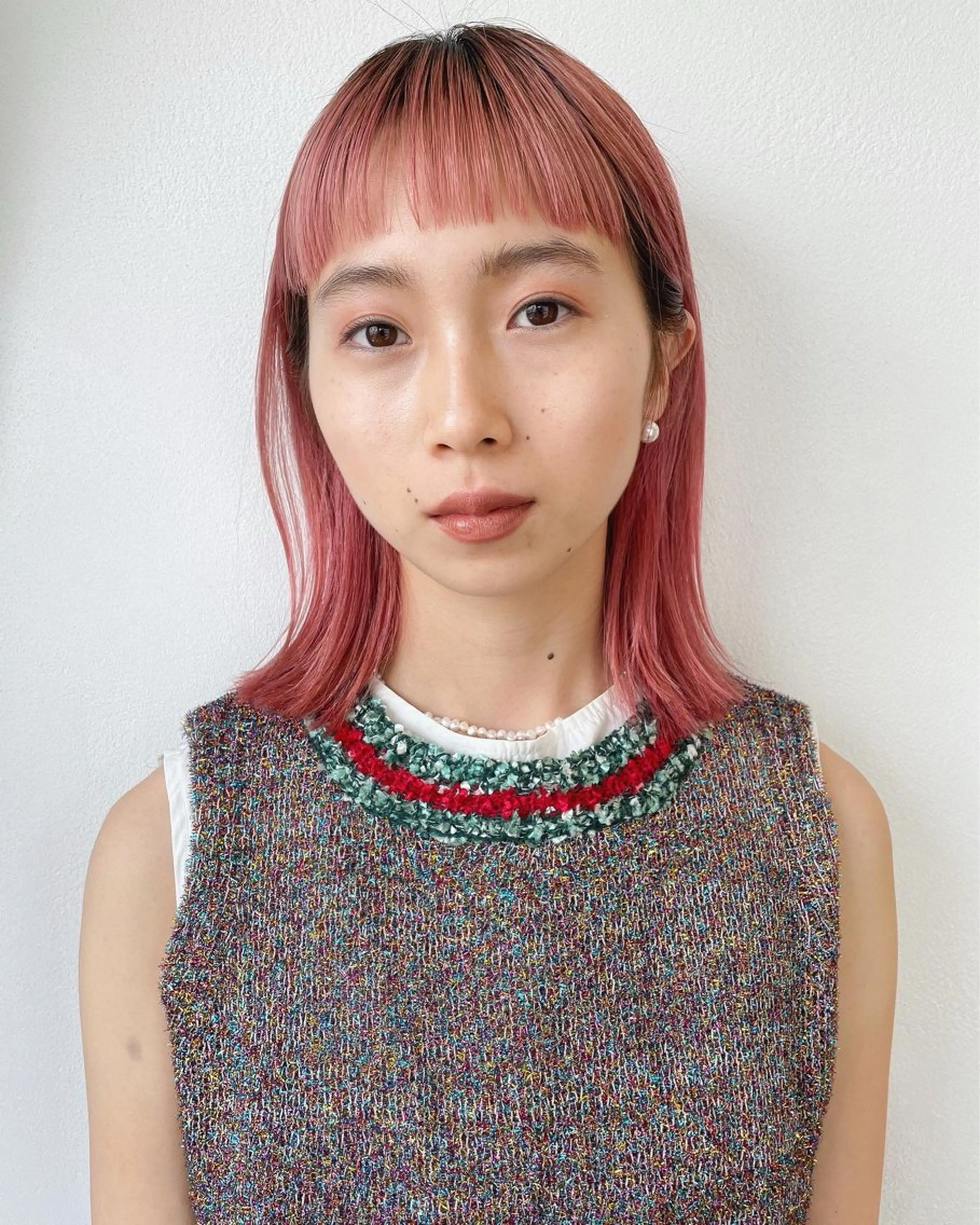 ミディアム カラー ブリーチ ケアブリーチ ピンクカラー オン眉 カット ヘアカラー トリートメント Loom.所属・村上雅人 ナチュラルモードのヘアスタイル
