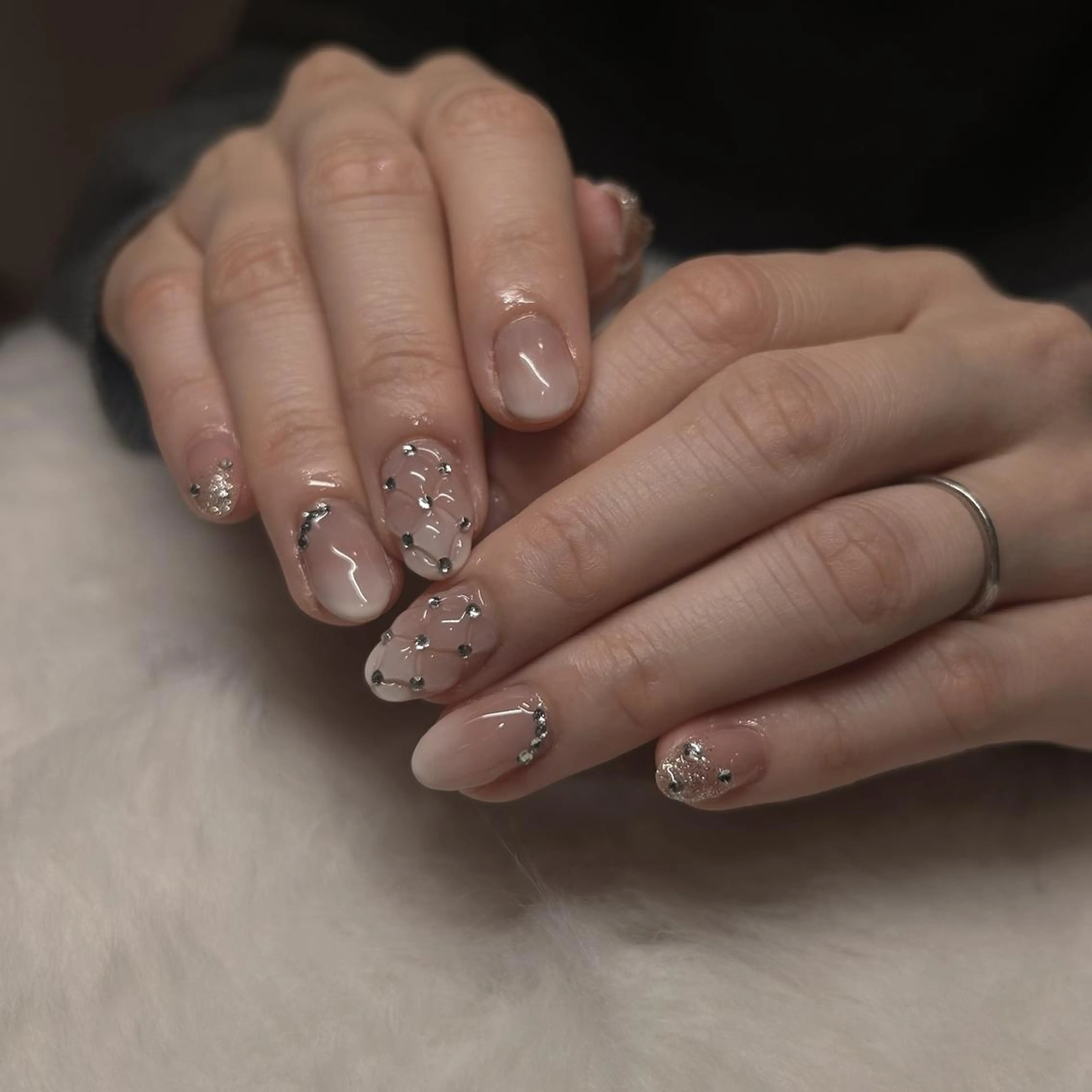 ネイル ロングネイル ハンドネイル Megu 【 cutill 】のネイルデザイン