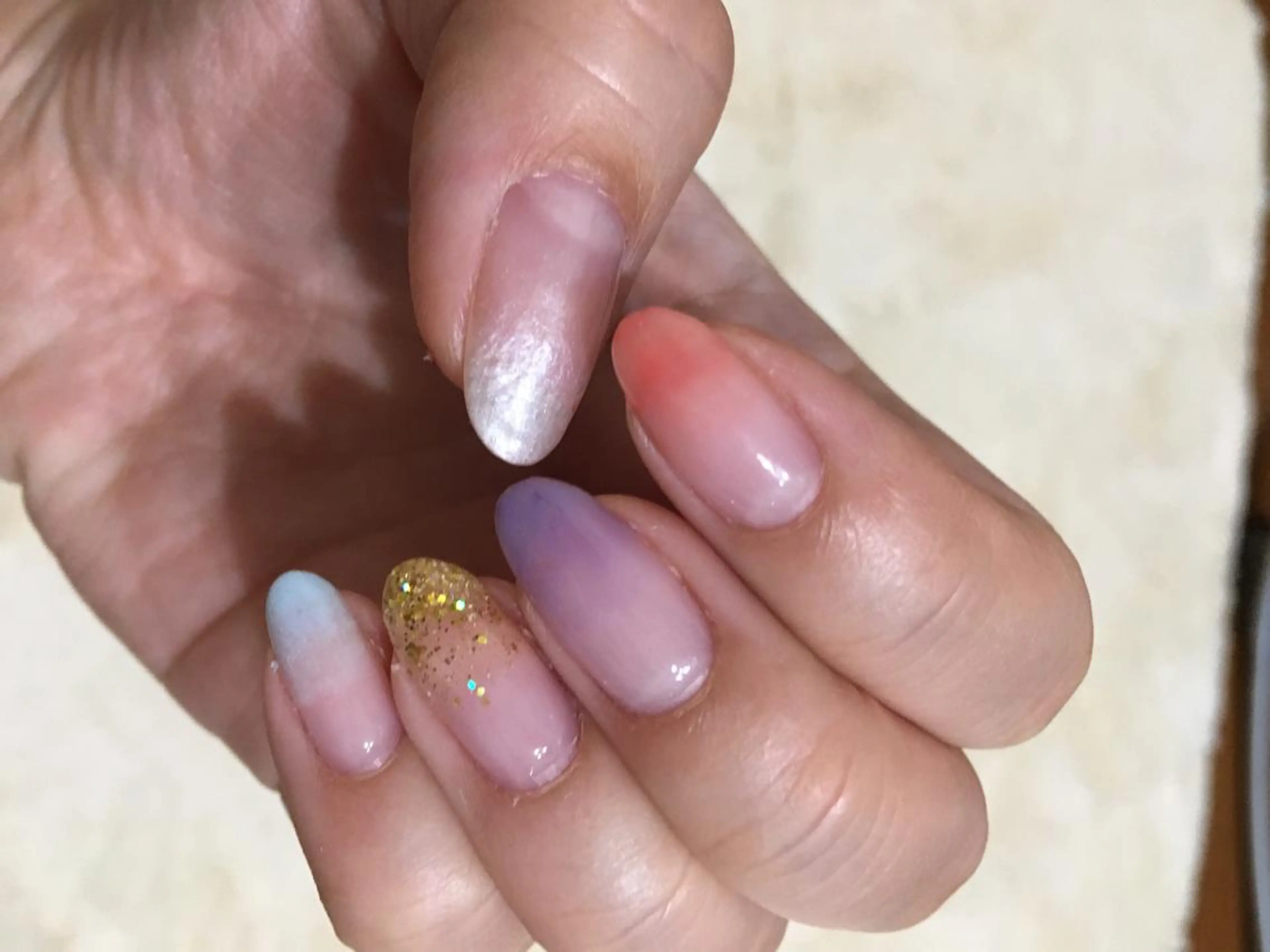 ネイル ホワイト ハンドネイル 🌈KANÅKO 🌈のネイルデザイン