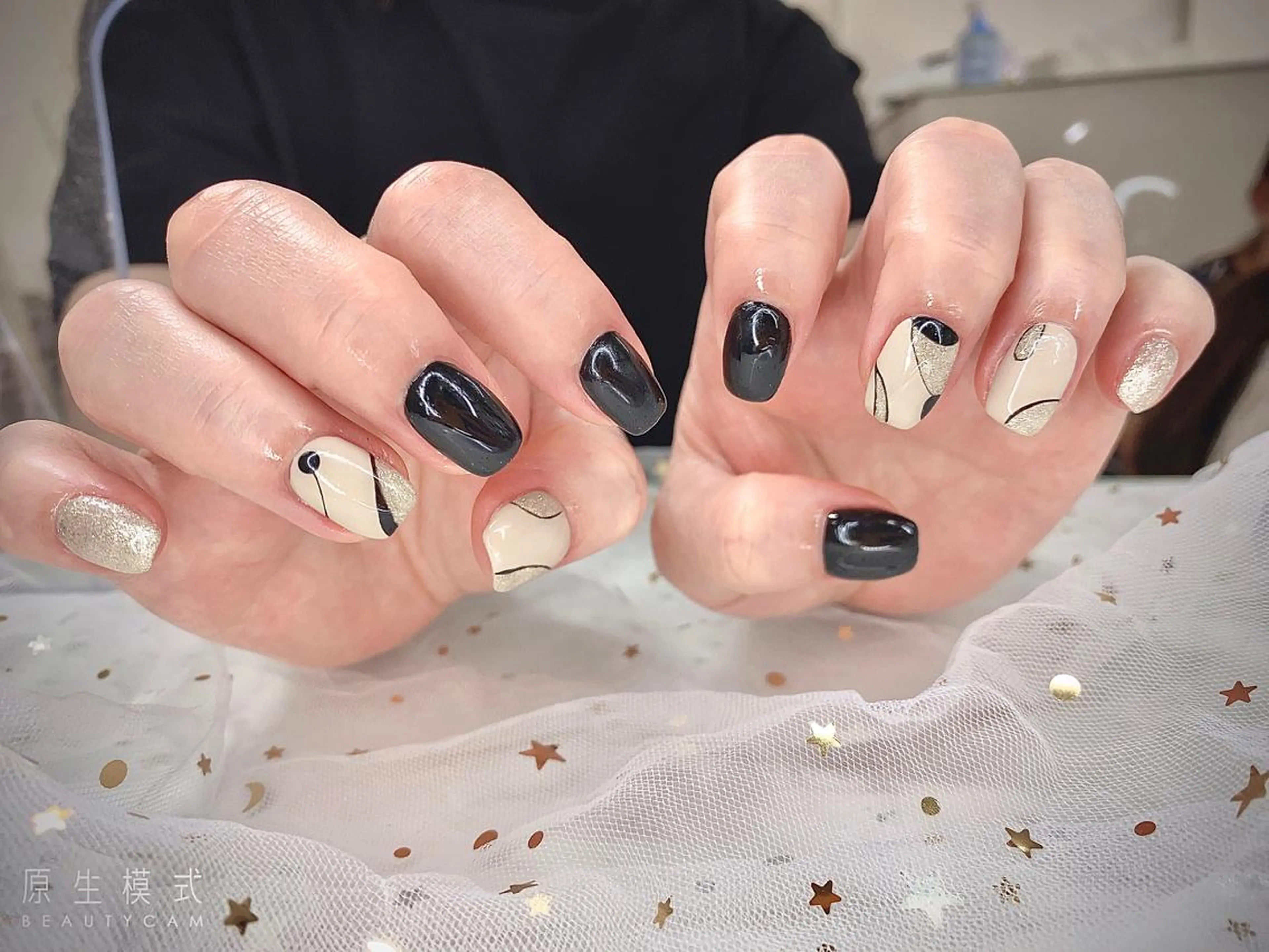 ネイル I-nailロング /ワンホン/キラキラのネイルデザイン