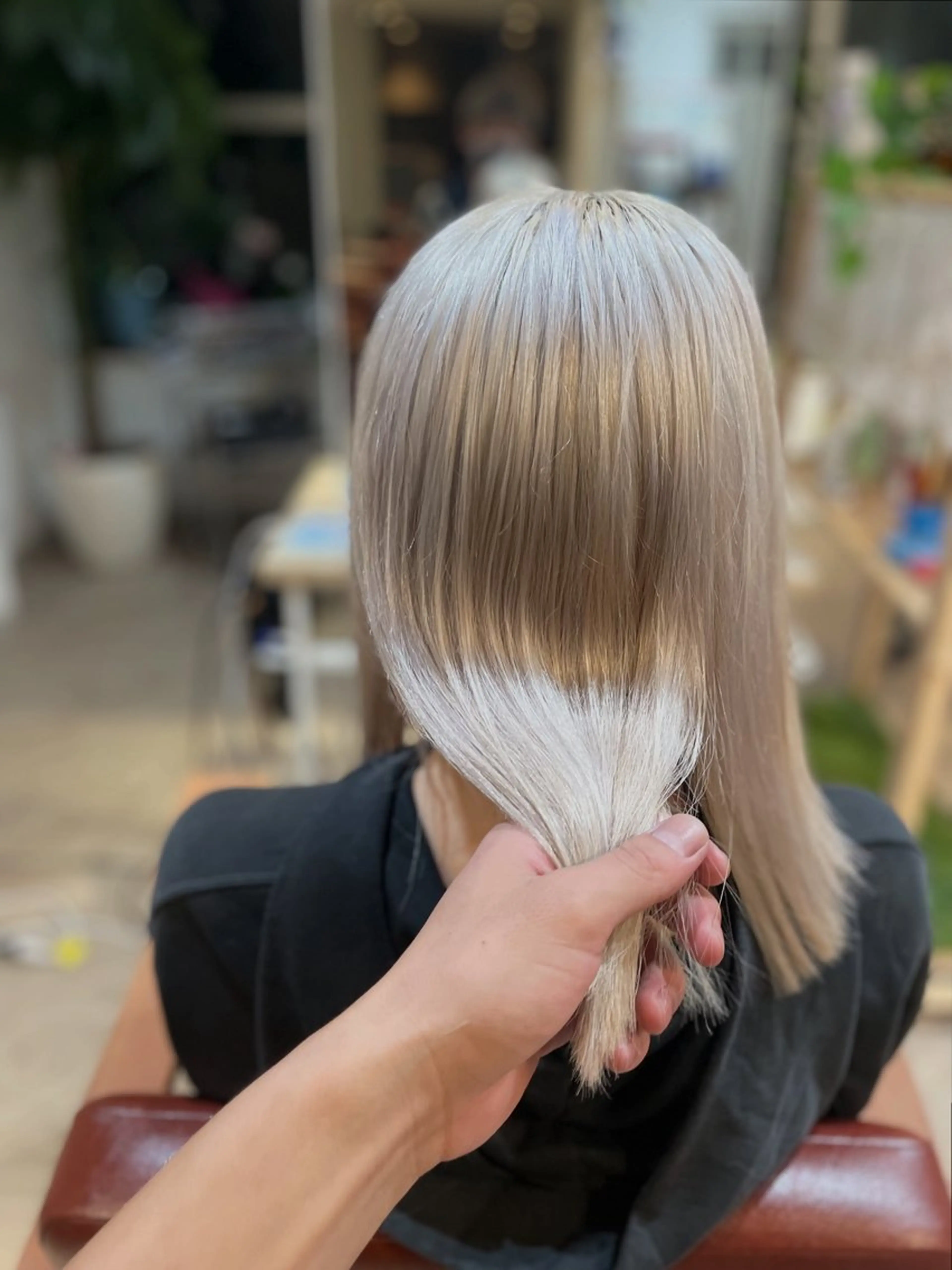 ロング カラー アッシュ アッシュブロンド ブリーチ ブロンド 透明感カラー HAIRLABO 篠崎空竜のヘアスタイル