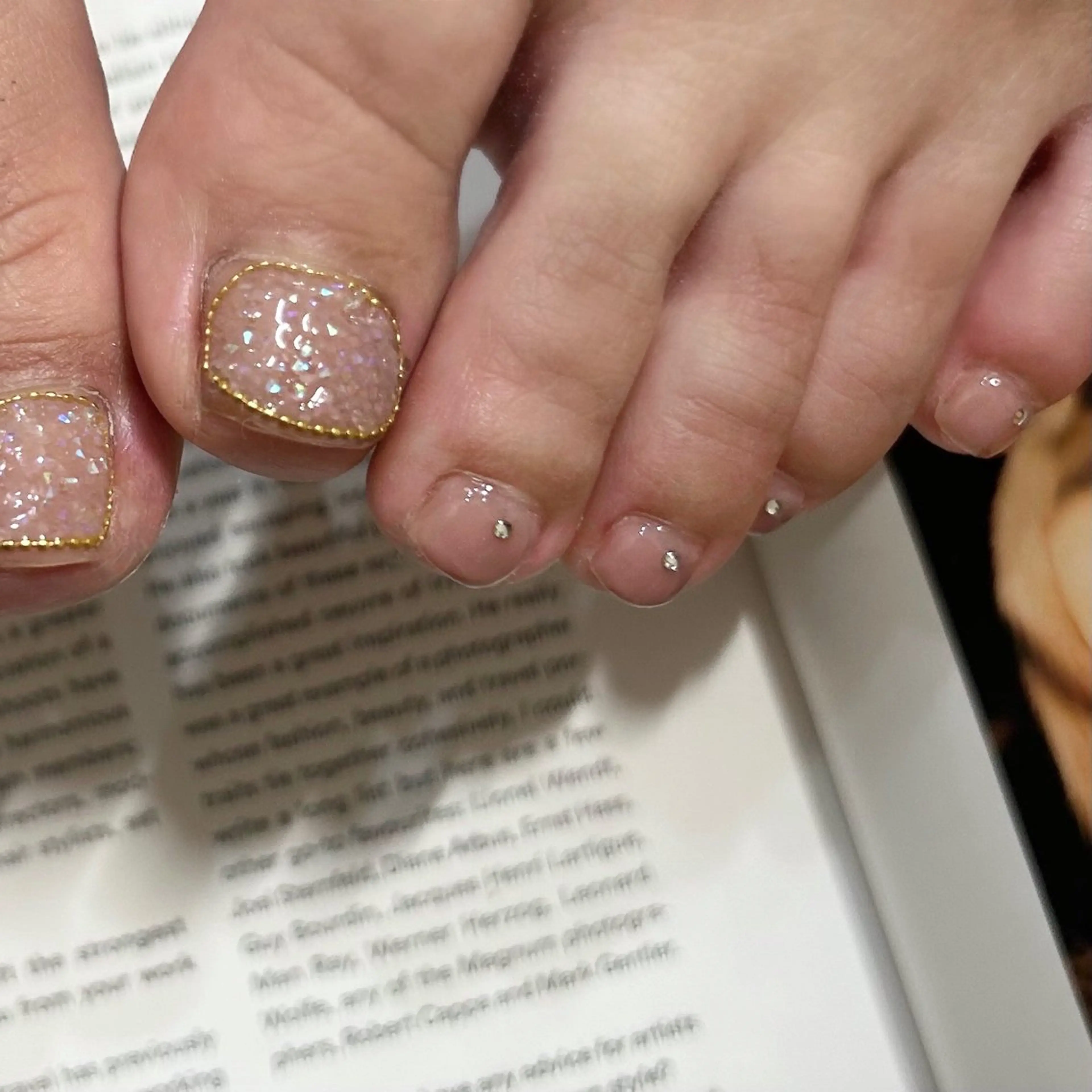 ネイル ブルー フットネイル ジェルネイル キラキラネイル 韓国ネイル RooM -mizuki-のネイルデザイン