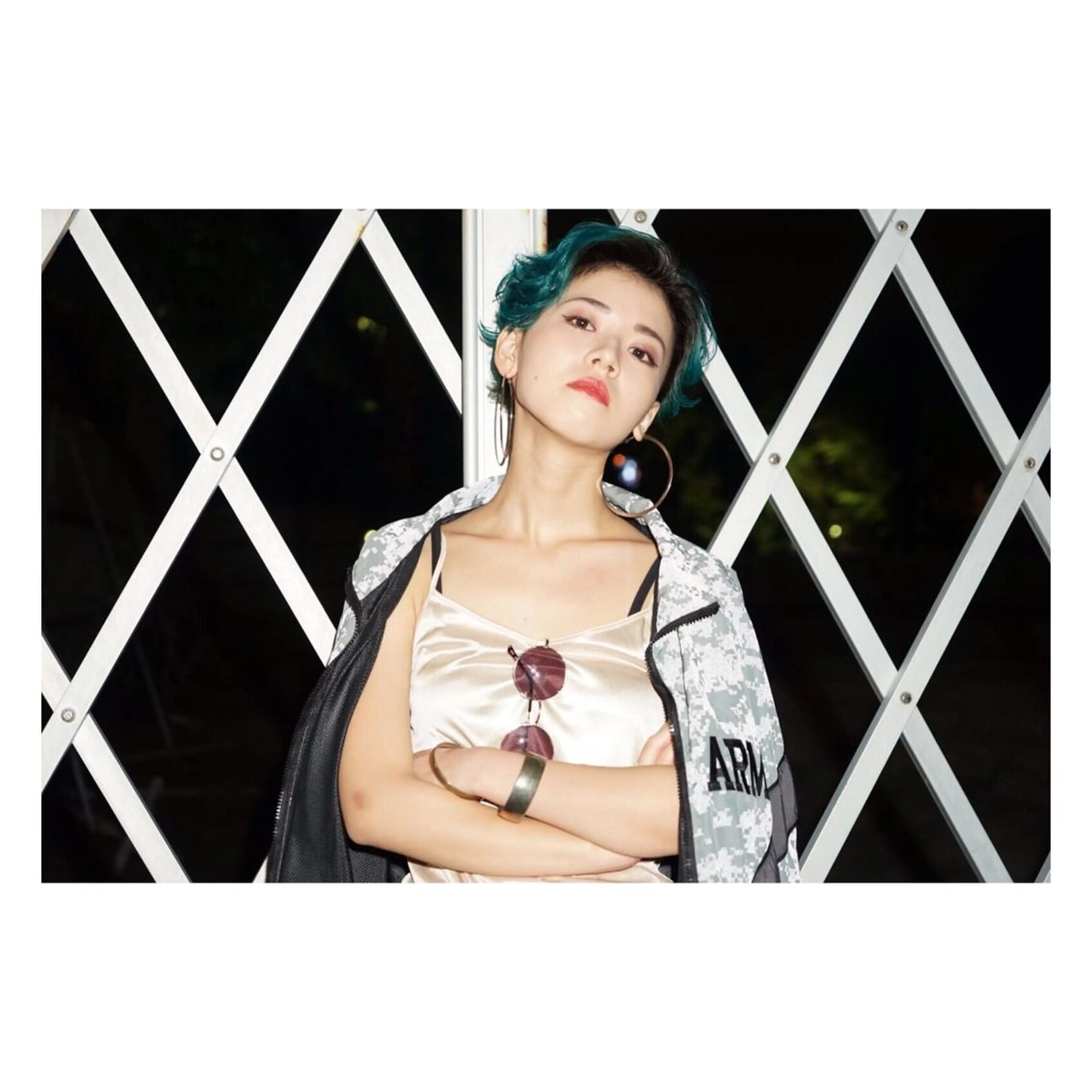 ショート カラー 加藤 あやみのヘアスタイル