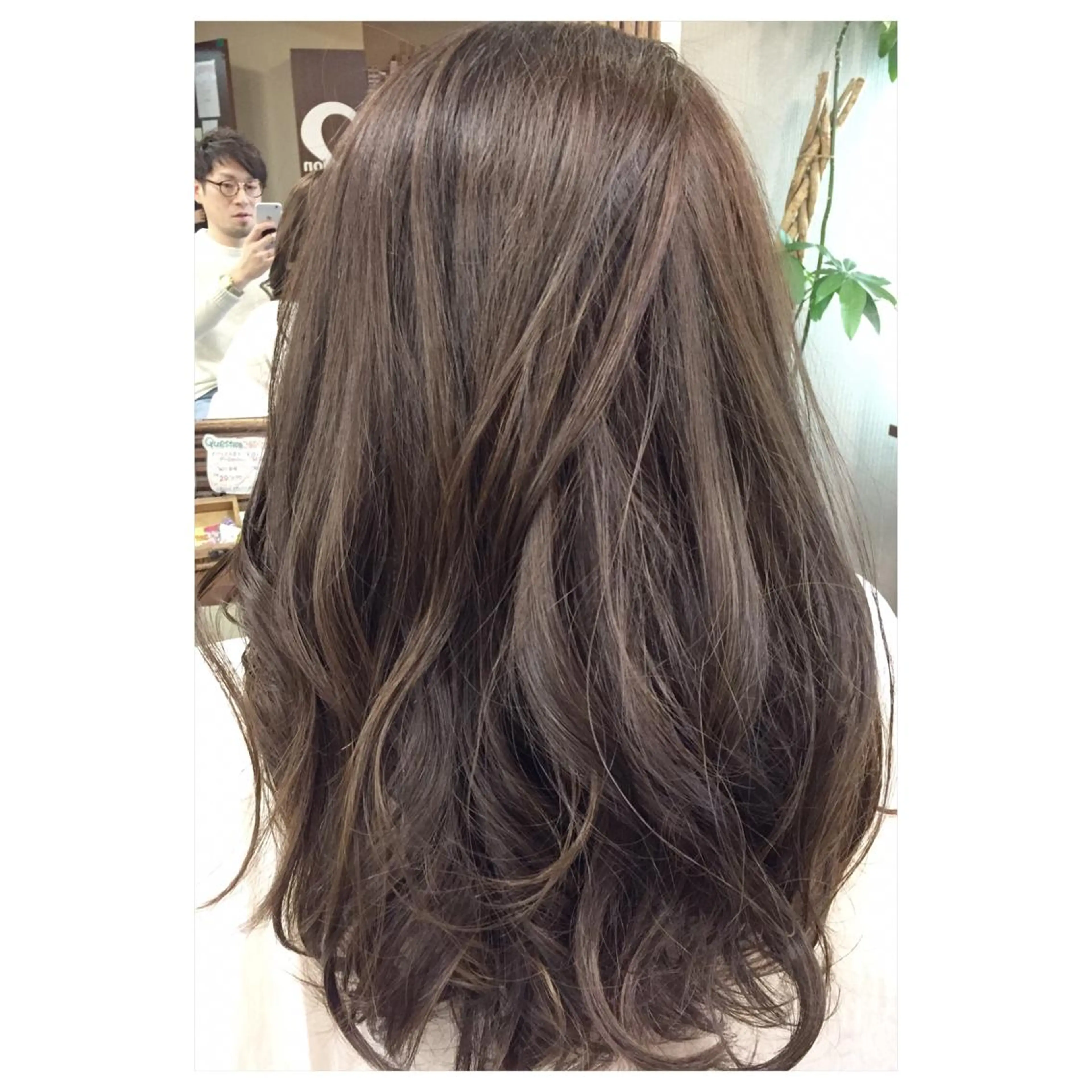 セミロング カラー アッシュ ベージュカラー グレージュ パーソナルカラー診断 できます 木曽 主博のヘアスタイル