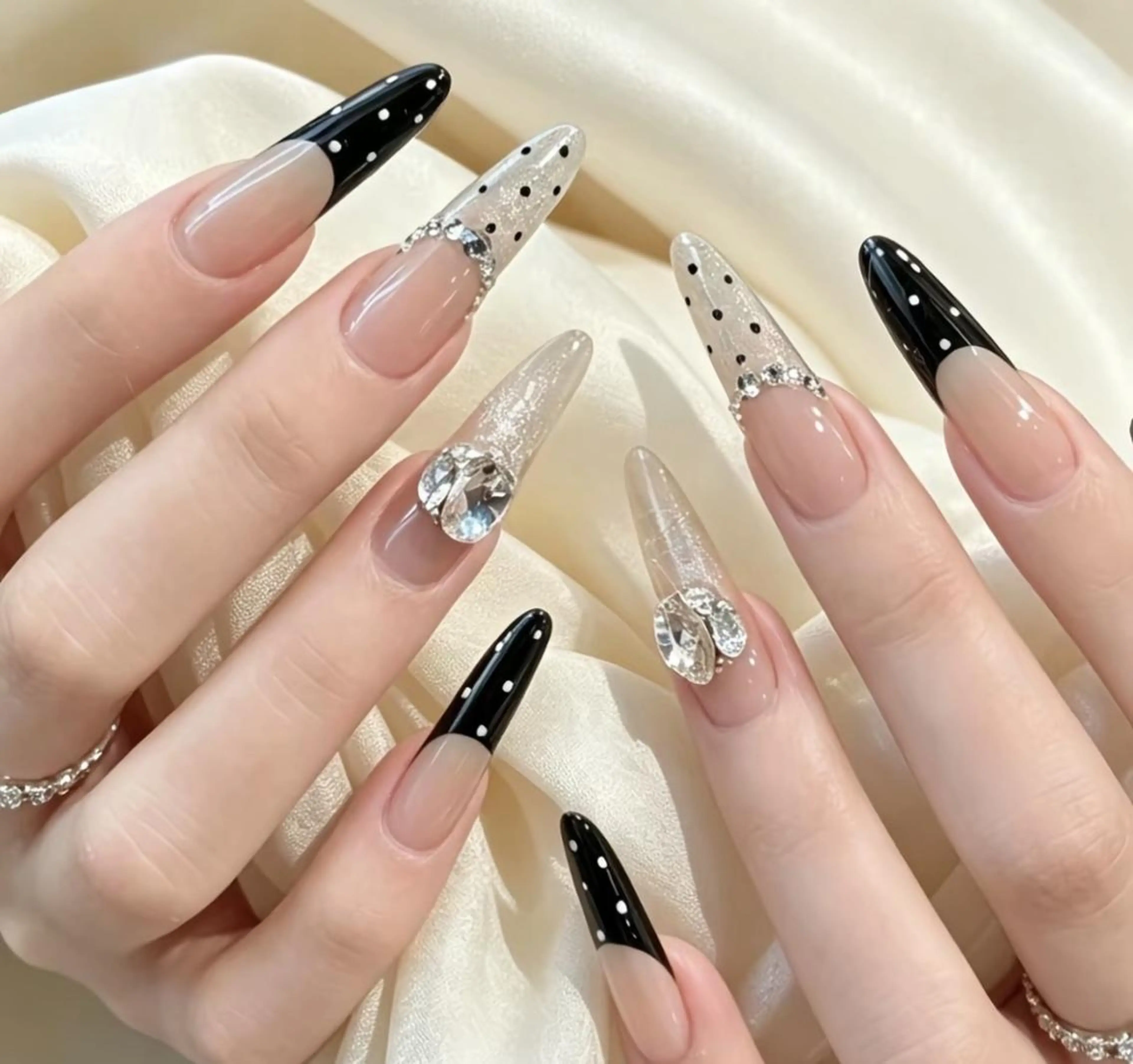 ネイル ハンドネイル 🎀 NaNa_nailのネイルデザイン