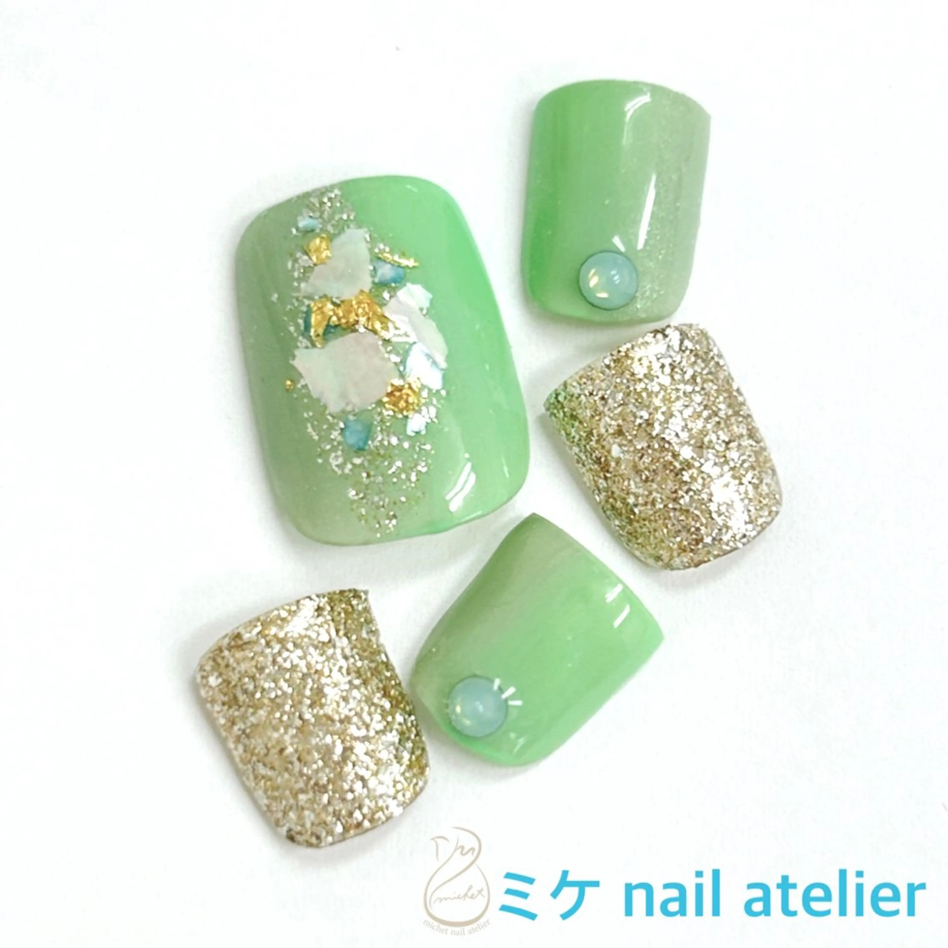 ネイル フットネイル ジェルネイル ゴールド グラデーション グリーン フットネイル h. rikaのネイルデザイン