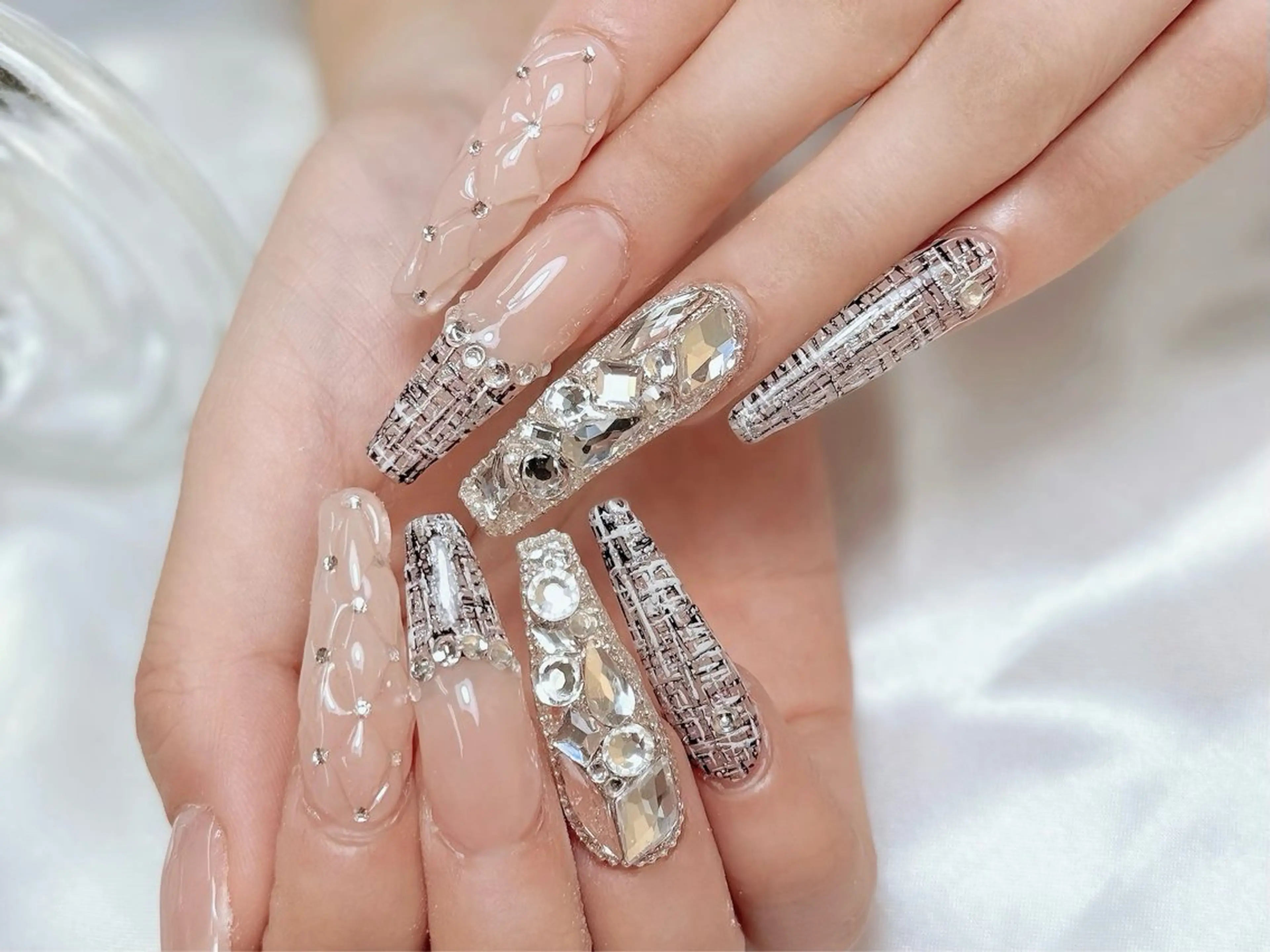 ネイル 韓国ネイル レース マグネットネイル シンプルネイル ワンホンネイル nail salon BONはるのネイルデザイン