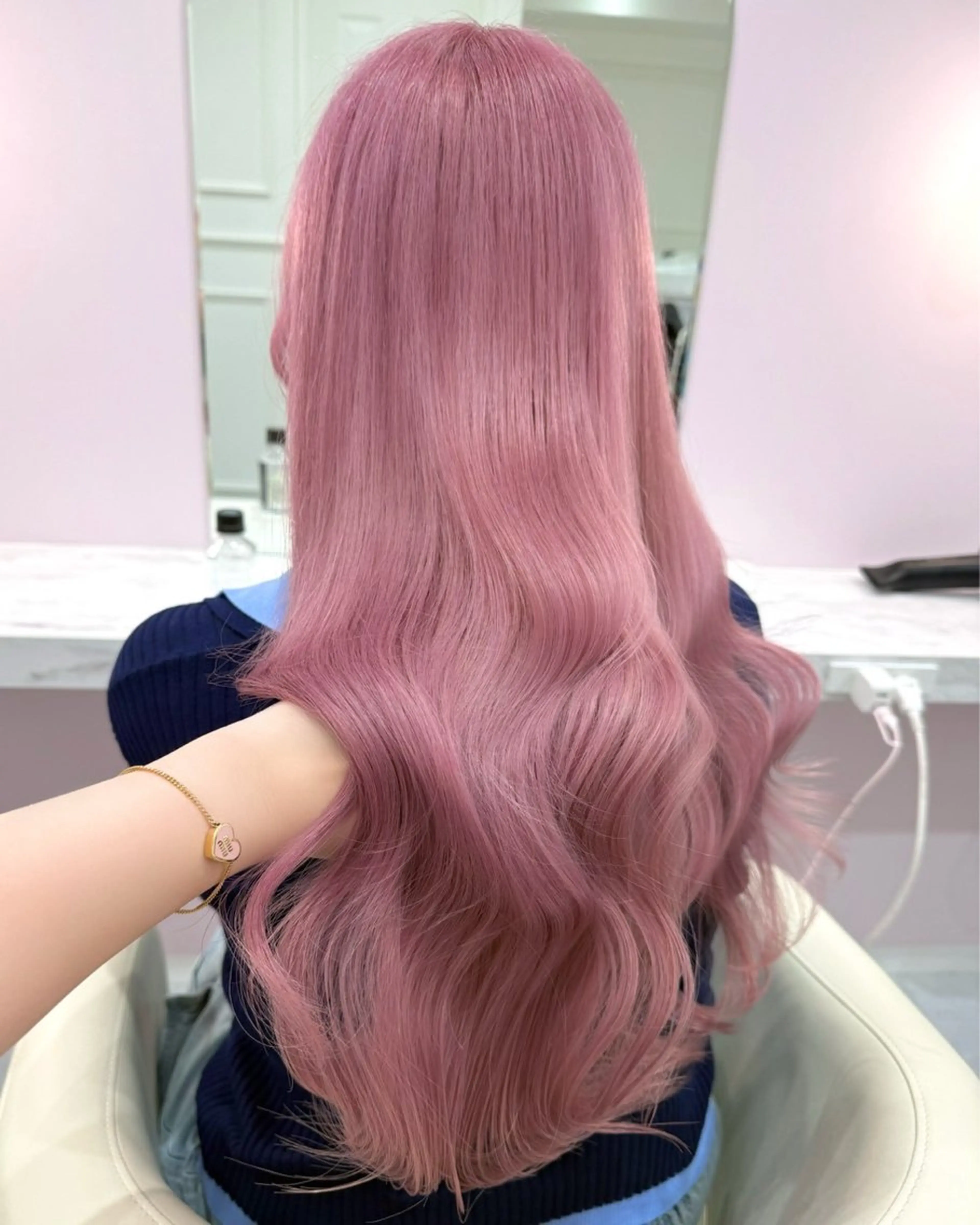 ロング カラー ブリーチ 透明感カラー ハイトーンカラー ラベンダーカラー ラベンダーピンク ヘアカラー ハイトーンカラー💞 くるみ🎀のヘアスタイル