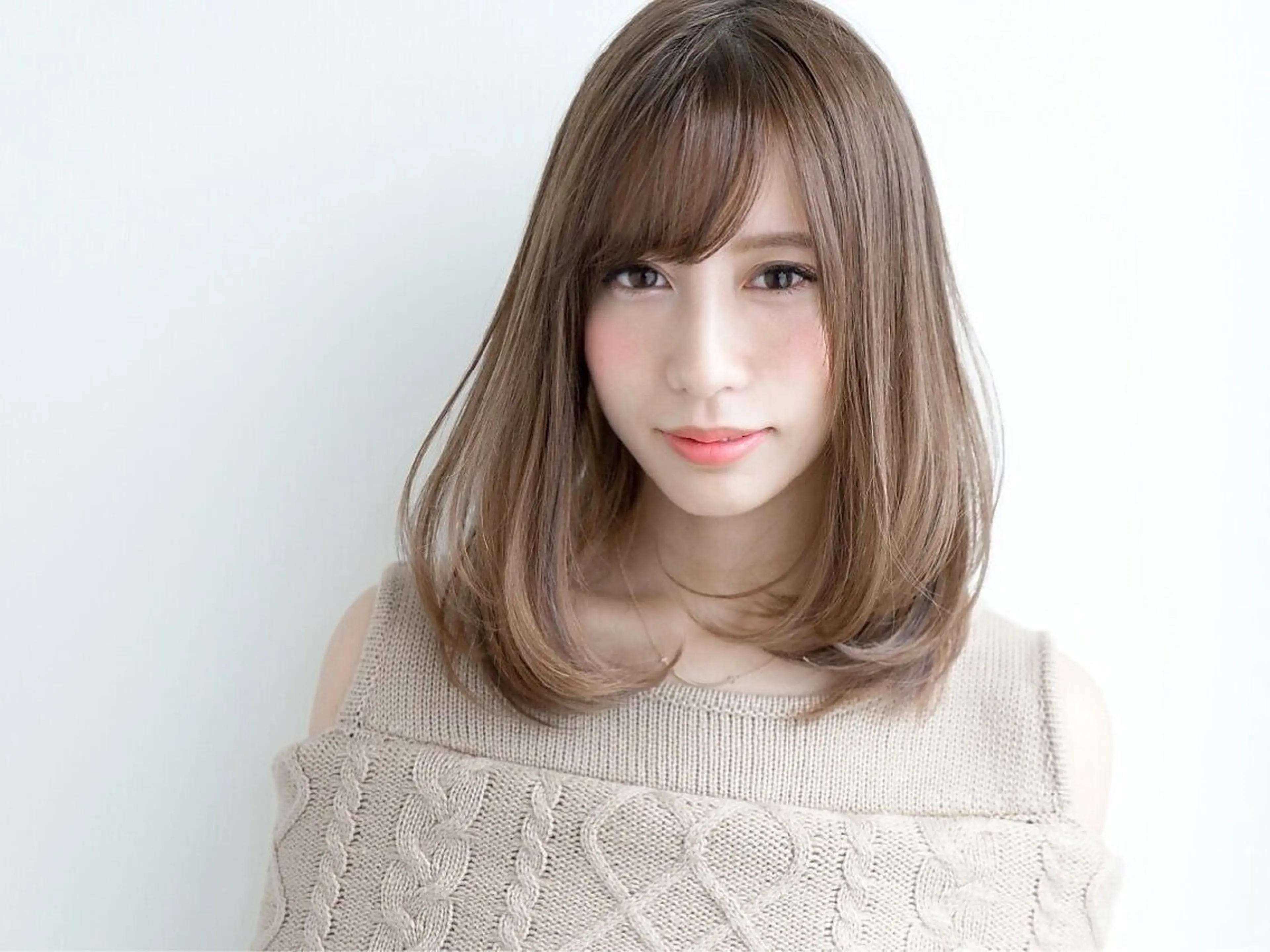 セミロング カラー パーマ カット 縮毛矯正 トリートメント 透明感カラー髪質改善 hiroマンツーマンのヘアスタイル