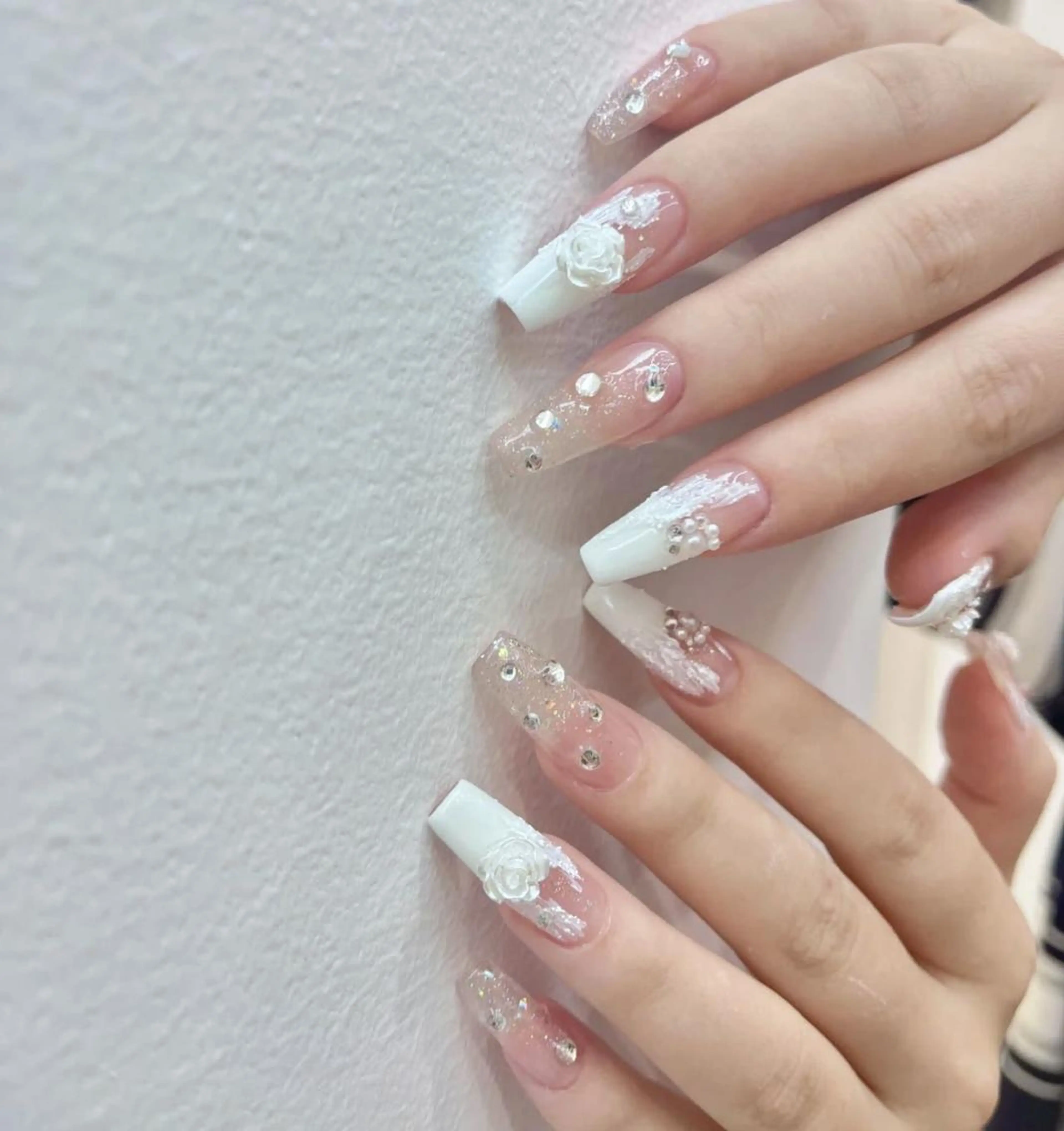 ネイル アートネイル 長さ出し ネイルチップ Queens PUPUのネイルデザイン