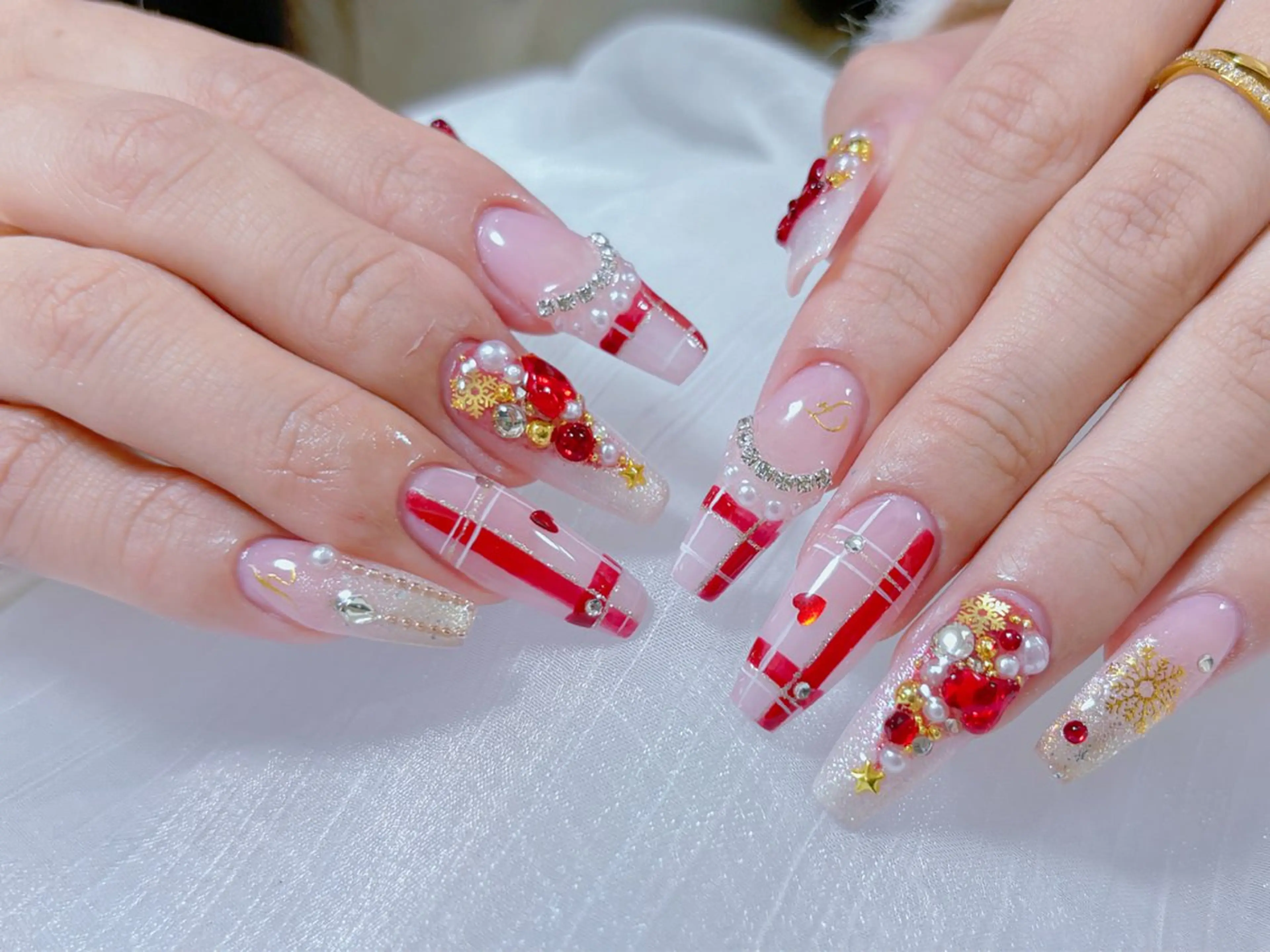 ネイル ネイルサロンエクラ 🫧Shizukaのネイルデザイン