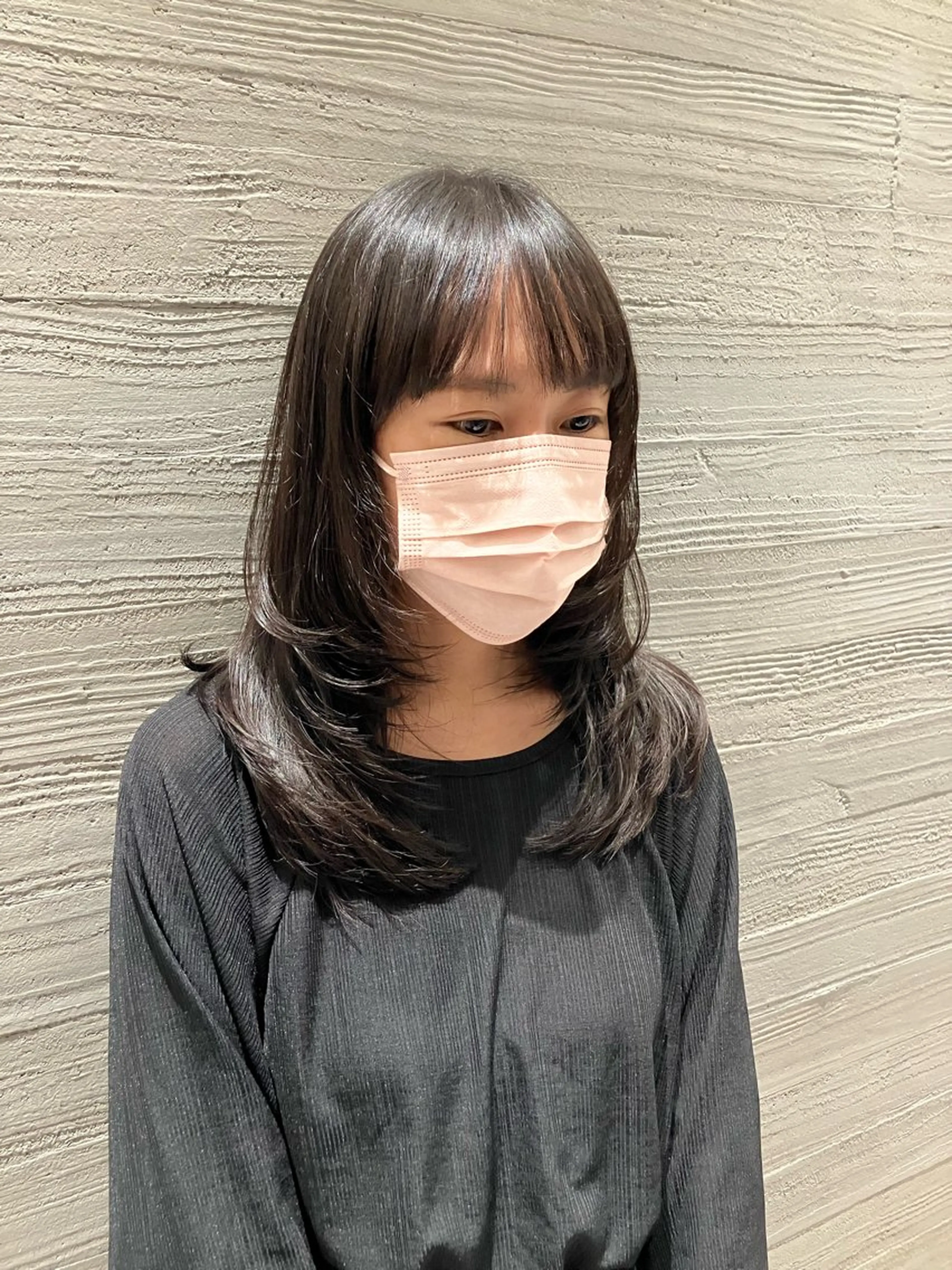 セミロング レイヤーカット サキ🤍ハイトーン 🩰くびれ巻きヘアのヘアスタイル