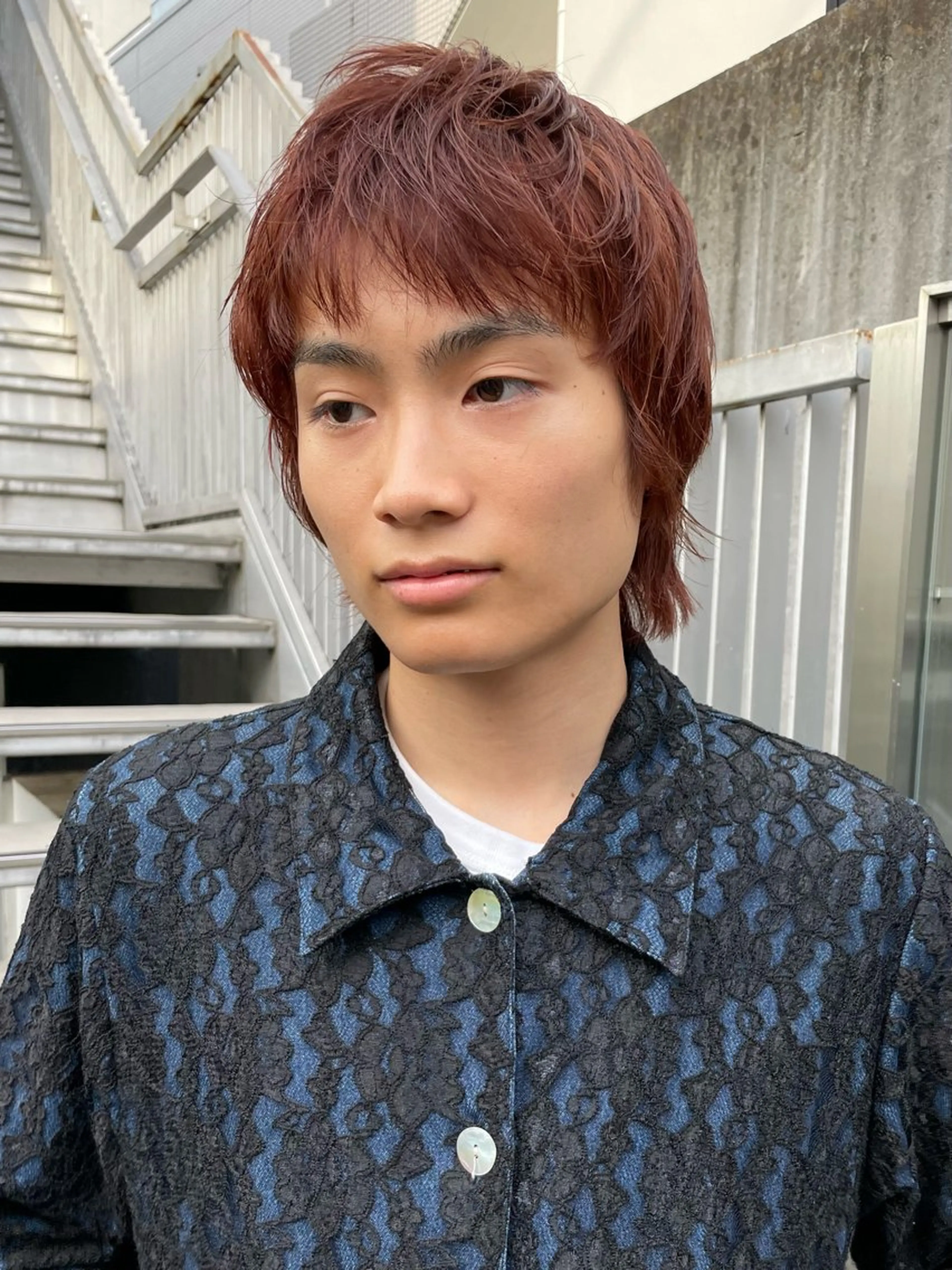 ショート カラー メンズ メンズブリーチ メンズハイライト メンズハイトーン メンズインナーカラー メンズパーマ ヘアセット スパイラルパーマ 🌐hina⭐️のヘアスタイル