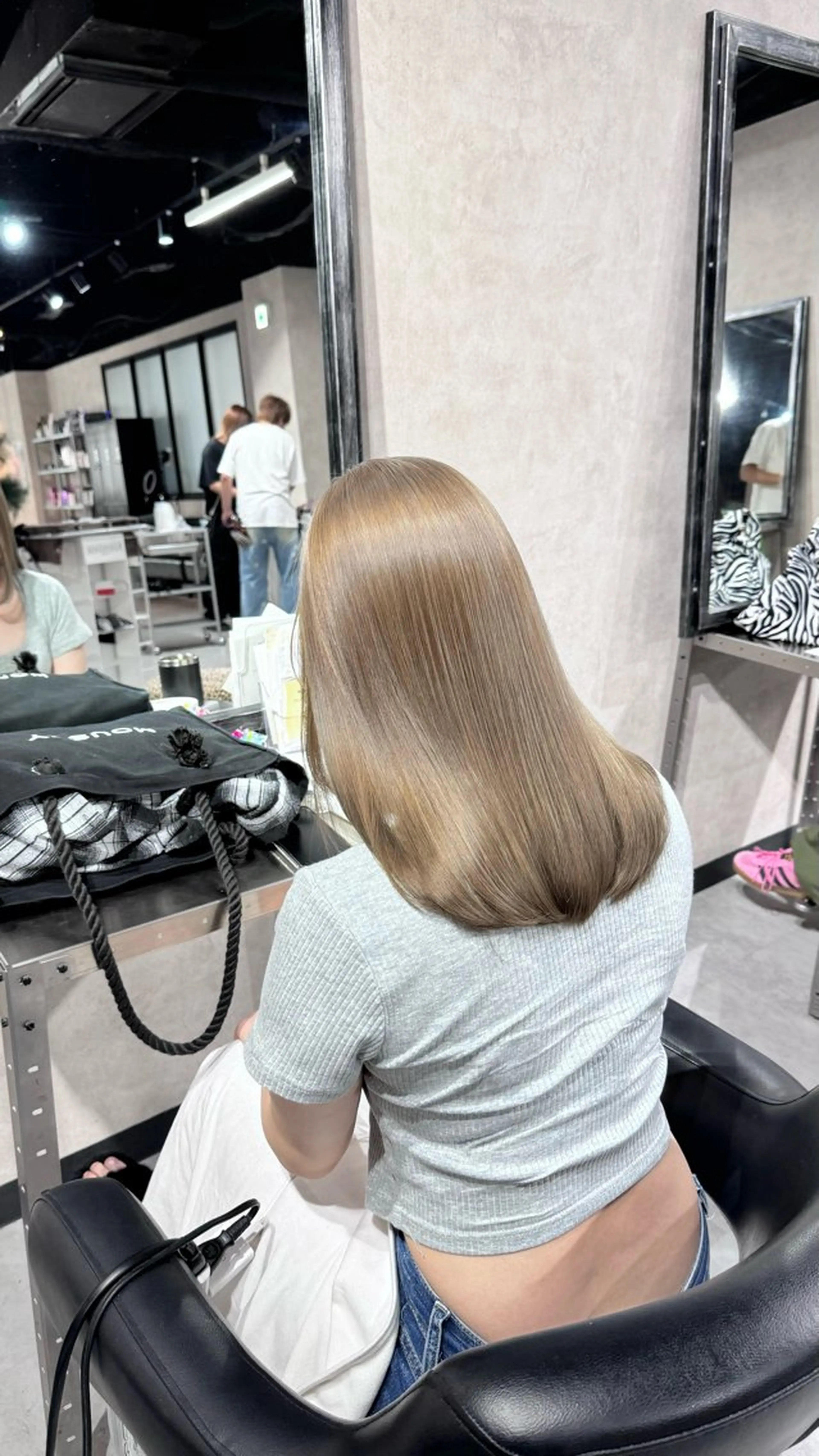 セミロング カラー ベージュカラー ヘアカラー トリートメント B E C H I C O〔べち子〕のヘアスタイル