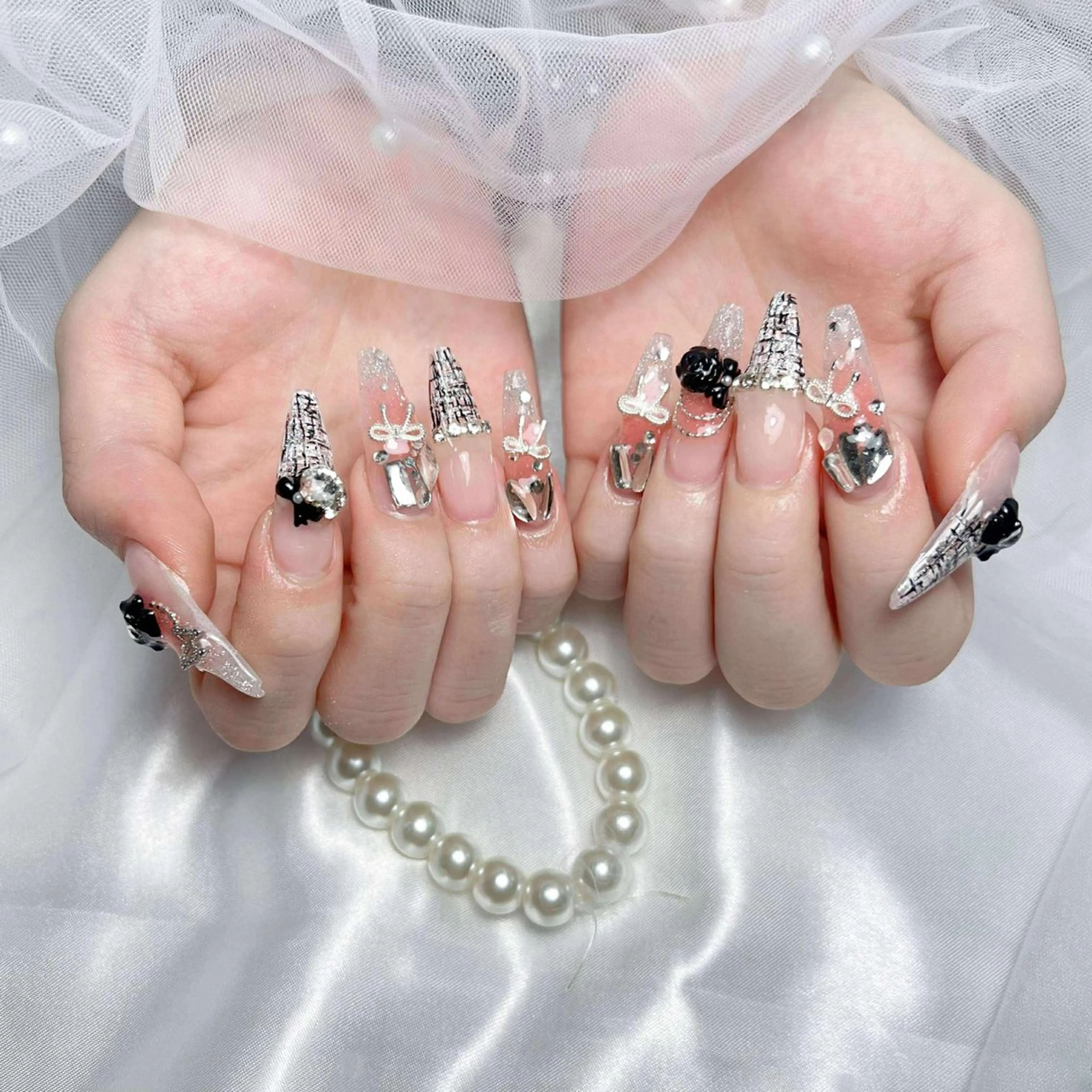 ネイル オーロラネイル ボルドー ブラウン ハート ラメ(グリッター) ハンドネイル Nova Nailのネイルデザイン