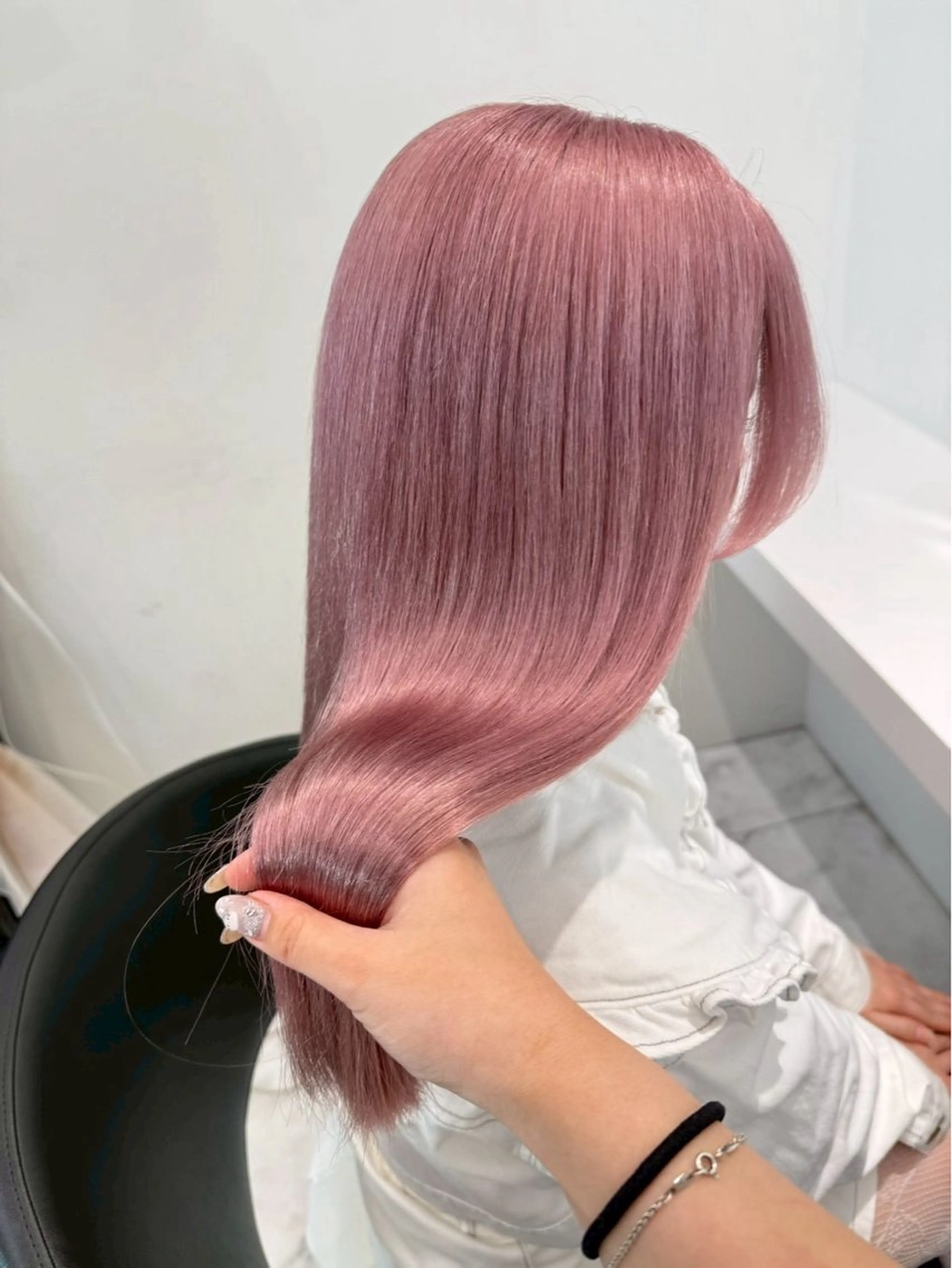 ロング カラー ブリーチ 透明感カラー ハイトーンカラー ヘアカラー ハイトーンカラー💞 くるみ🎀のヘアスタイル