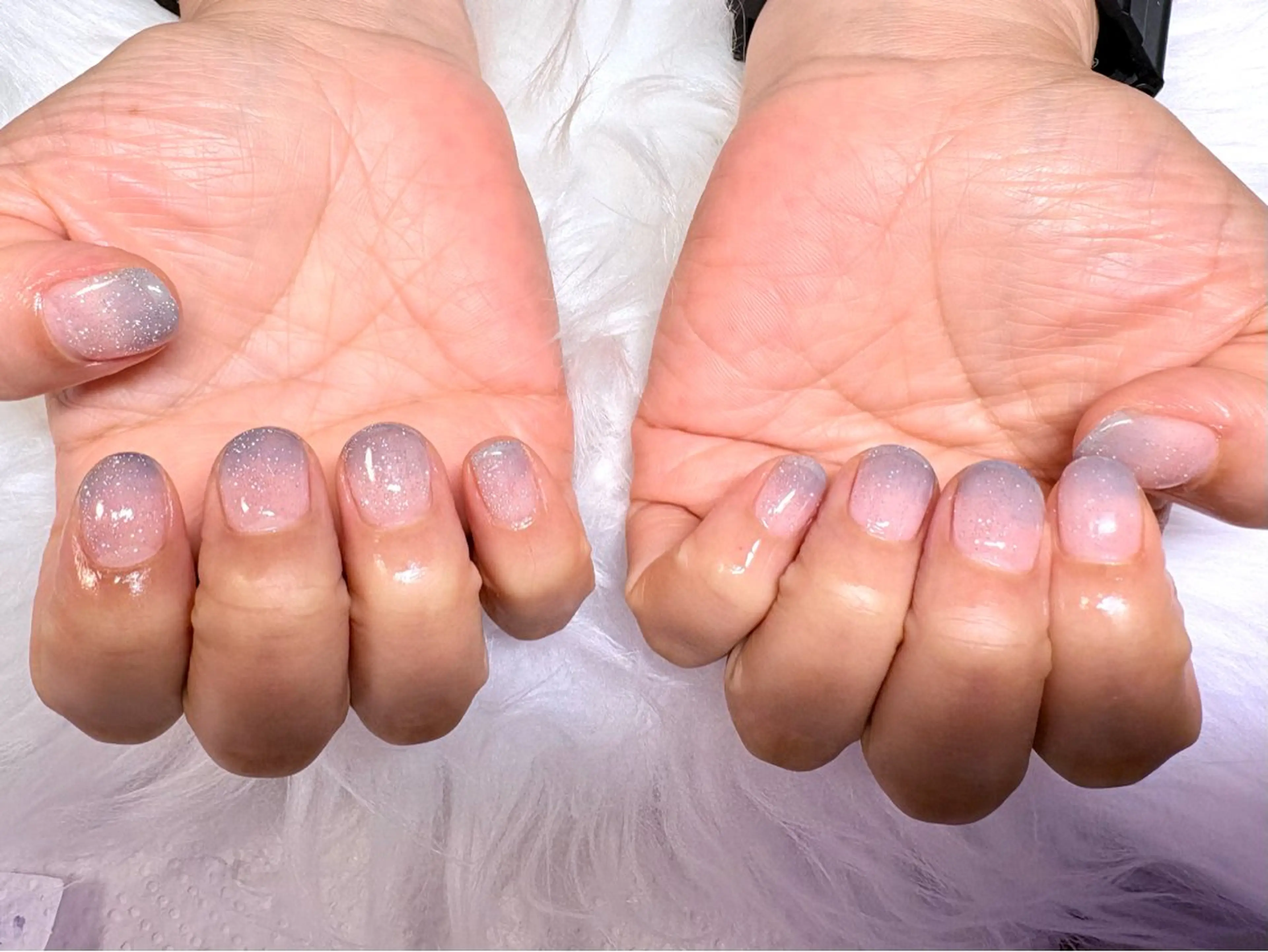 ネイル クリアネイル フラッシュネイル グラデーション キラキラネイル シンプルネイル ハンドネイル Nailsalon Dahliaのネイルデザイン