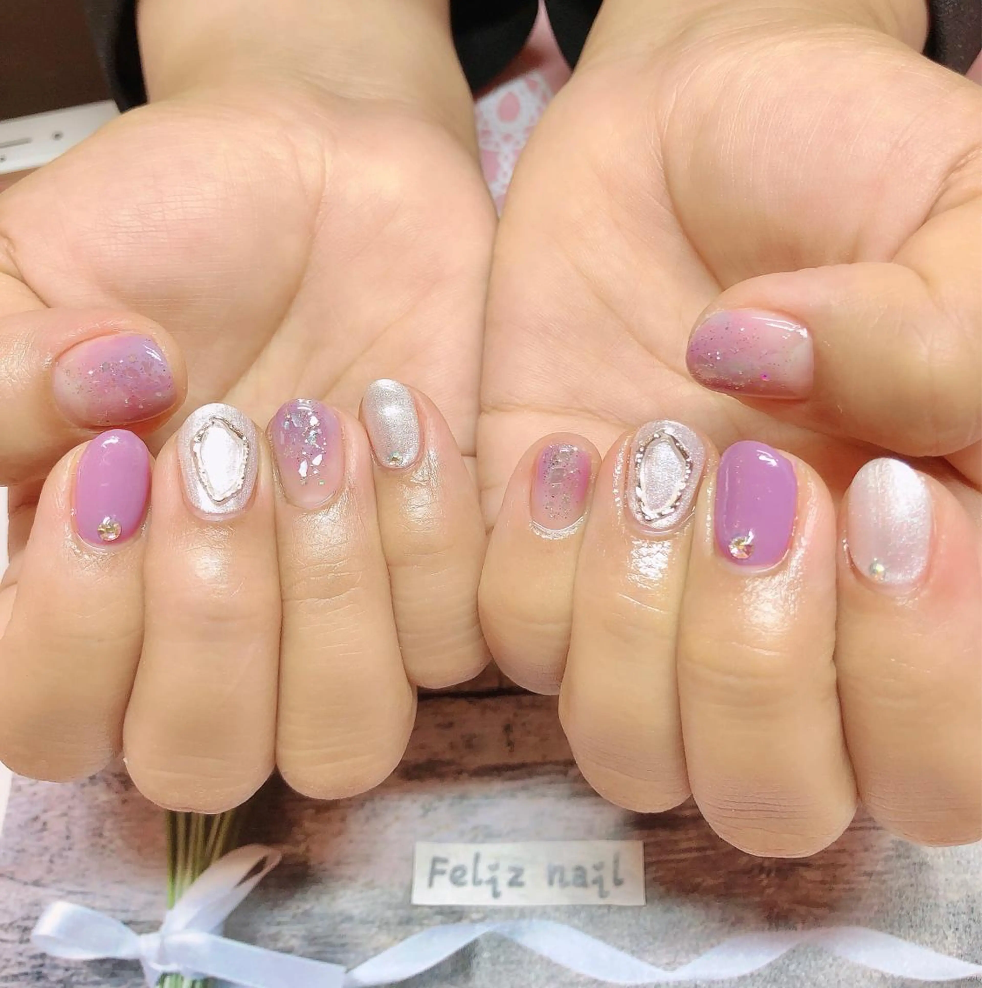 ネイル ジェルネイル キラキラネイル ニュアンスネイル オフィスネイル パラジェル ハンドネイル ユキカ （ネイリスト）のネイルデザイン