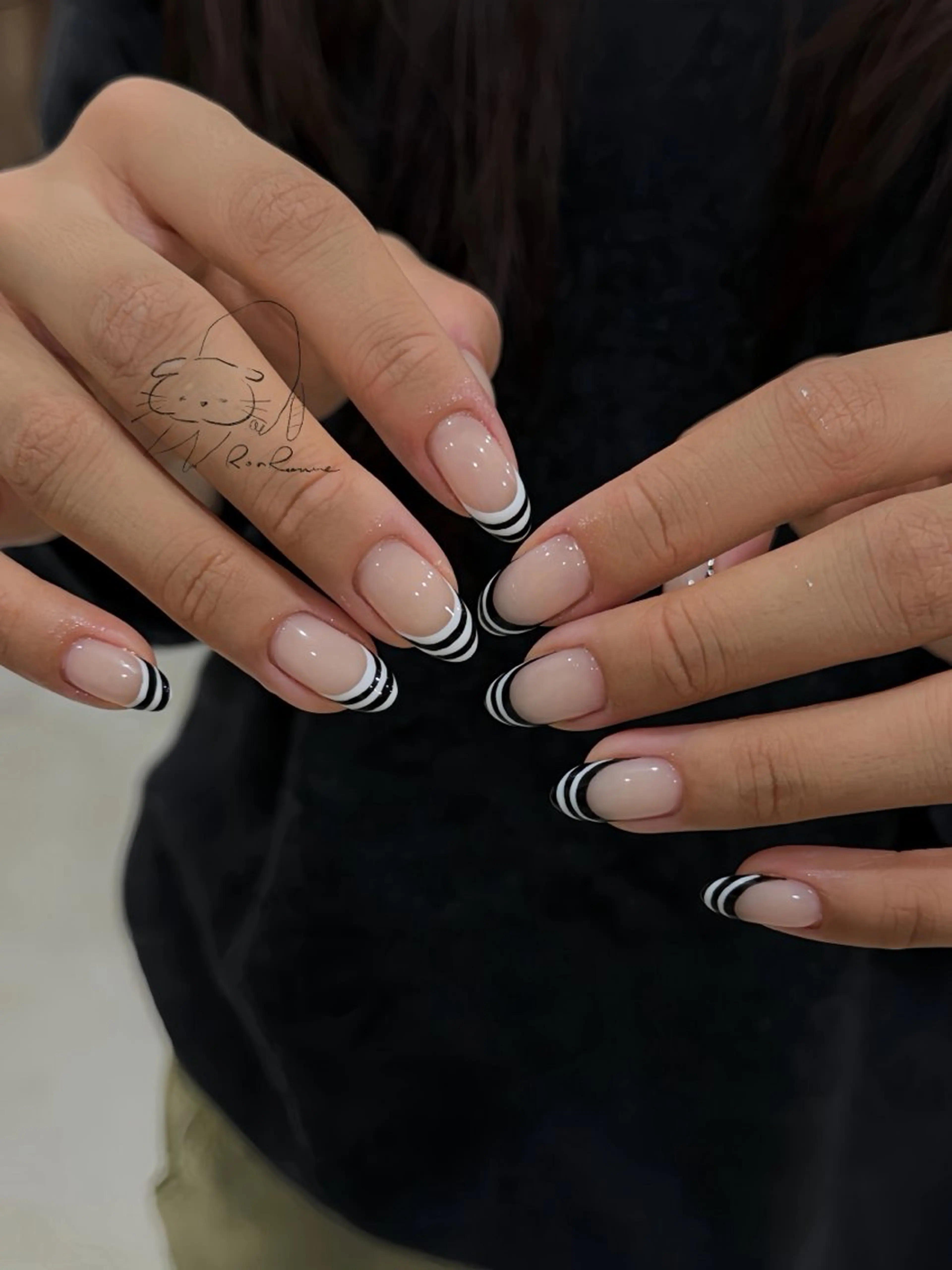 ネイル オーロラネイル 長さ出し フレンチネイル ジェルネイル ミラーネイル ハンドネイル ronronne .のネイルデザイン