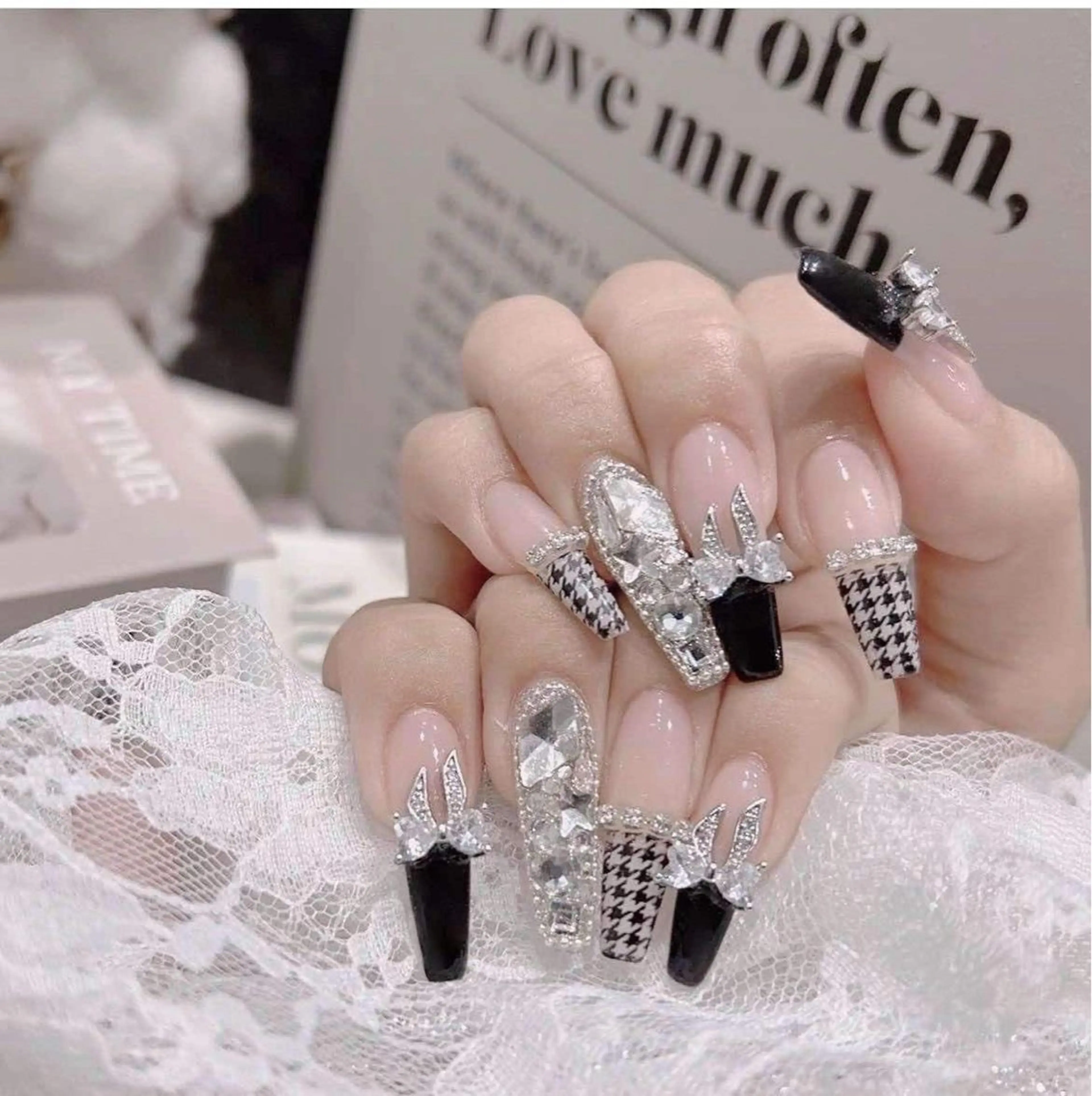 ネイル アートネイル 長さ出し ジェルネイル キラキラネイル マグネットネイル Lee Nails チップ長さだし専門店のネイルデザイン