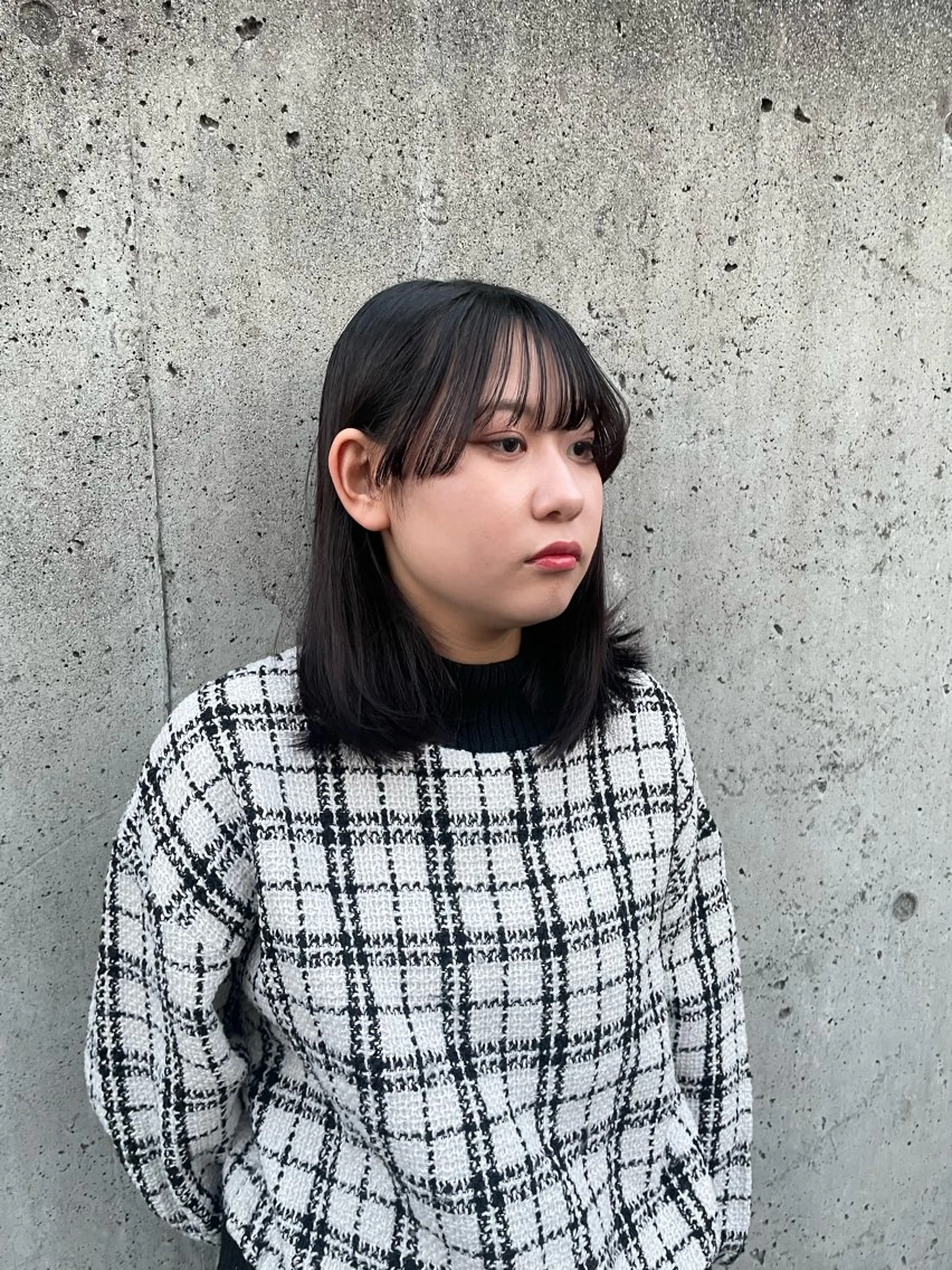 ミディアム カラー ハイトーン/レイヤー 似合わせ・ユキノのヘアスタイル