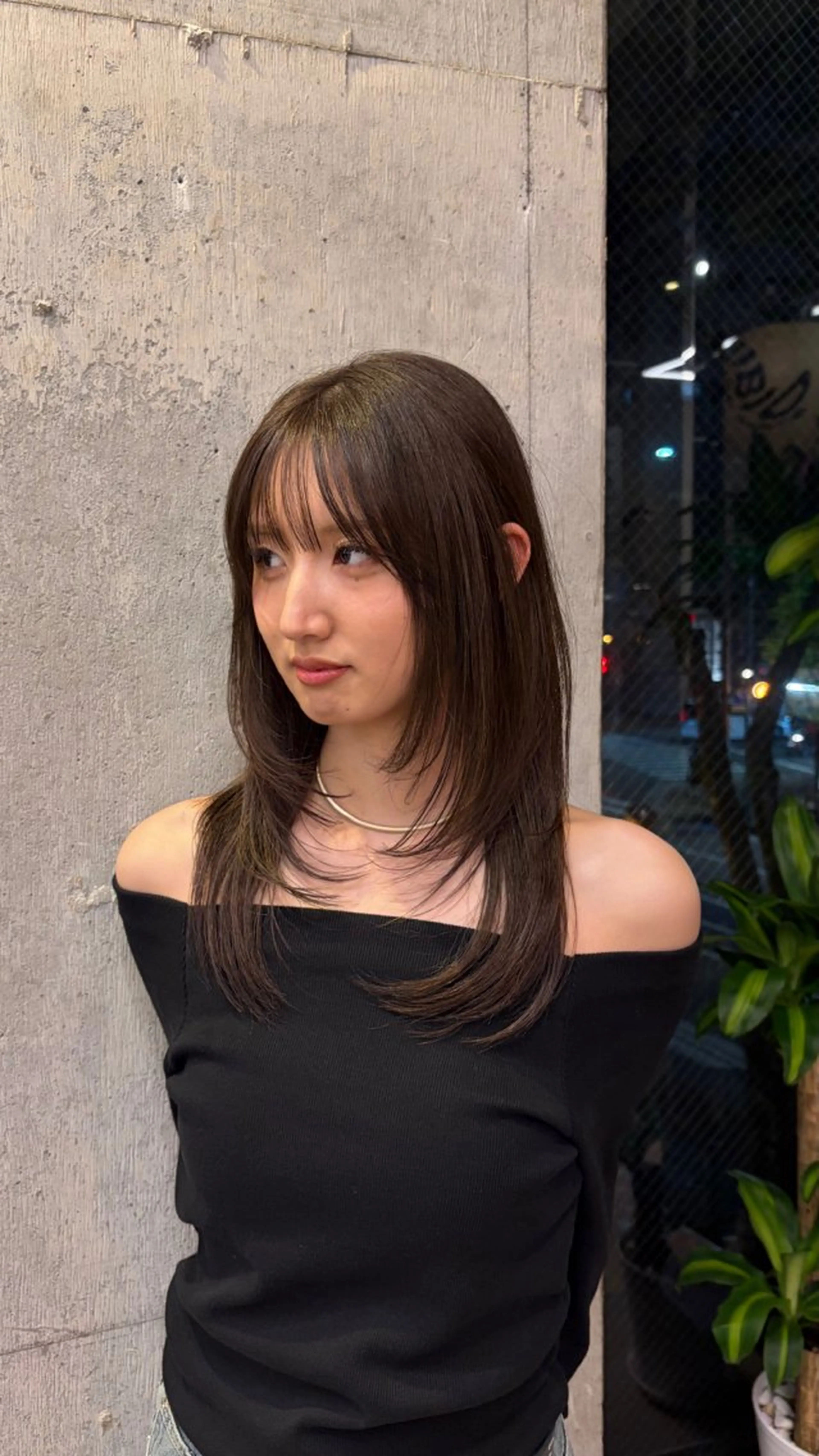 ロング ヘアカラー sara ブリーチカラーのヘアスタイル