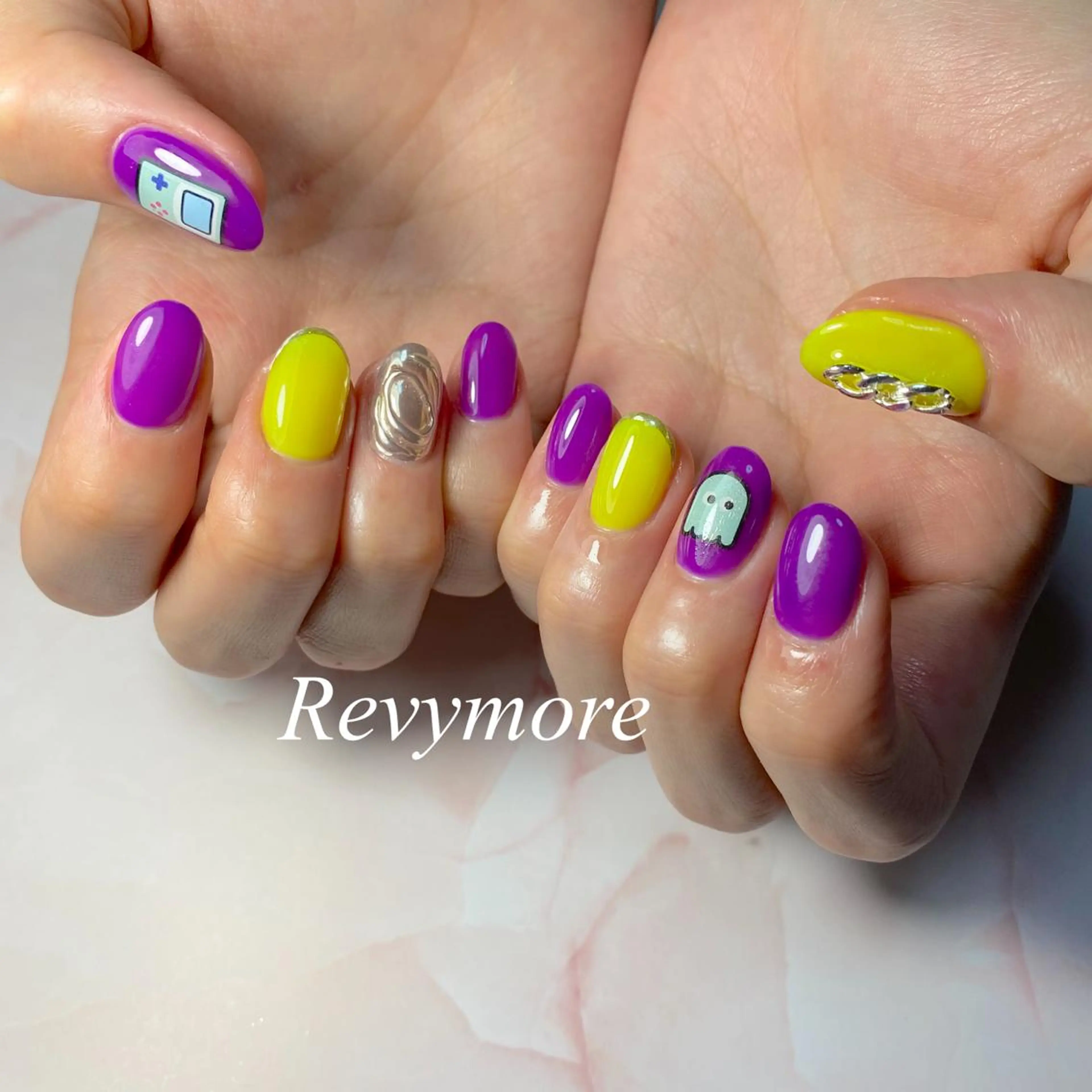 ショート ネイル パープルカラー イエローカラー フレンチネイル ジェルネイル ミラーネイル nail salon Revymore所属・nail salon Revymoreのネイルデザイン