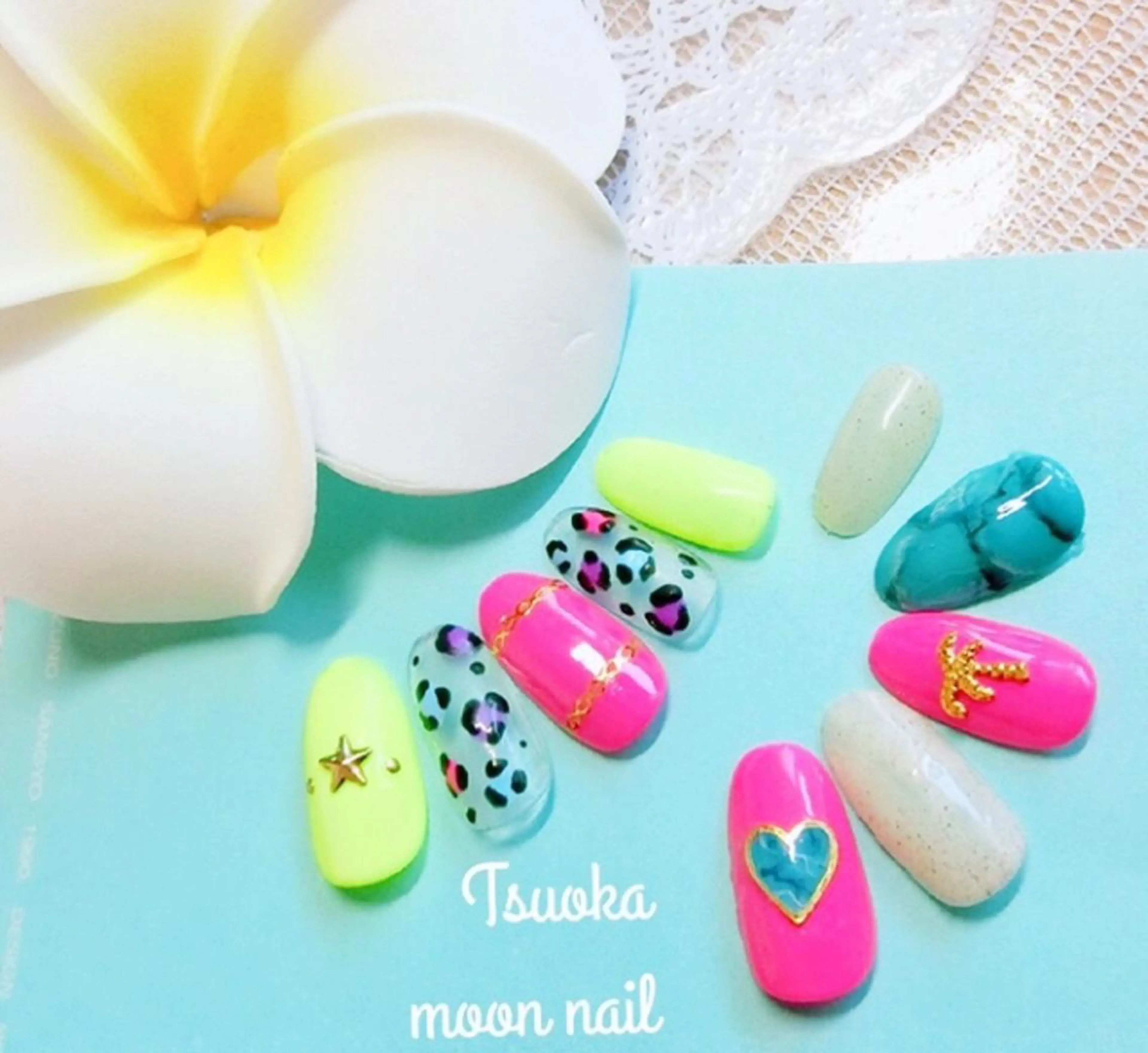 ネイル 🌙都岡 ムーンネイルのネイルデザイン