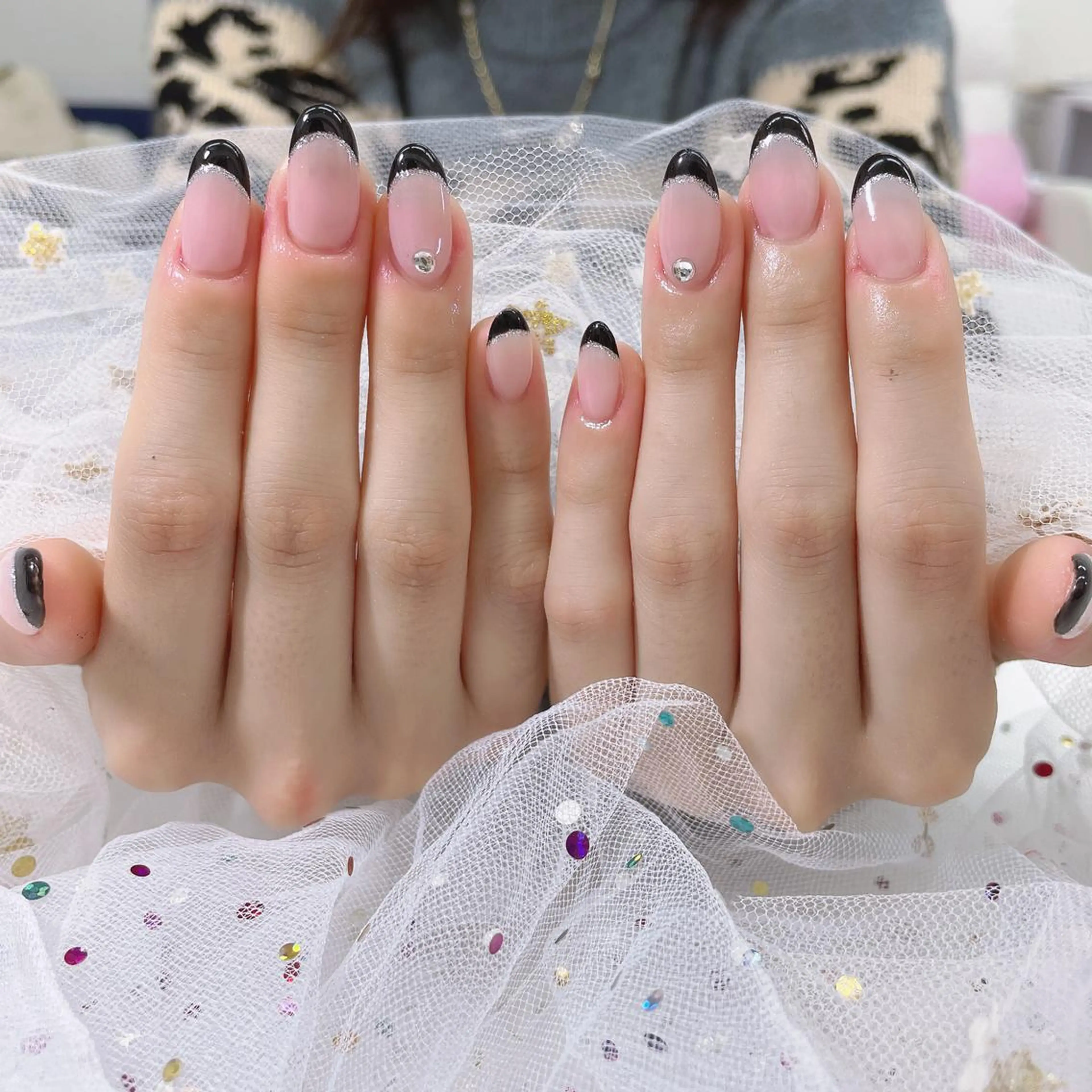  ハンドジェルネイル🦋フレンチ　ベースカラー付きの写真