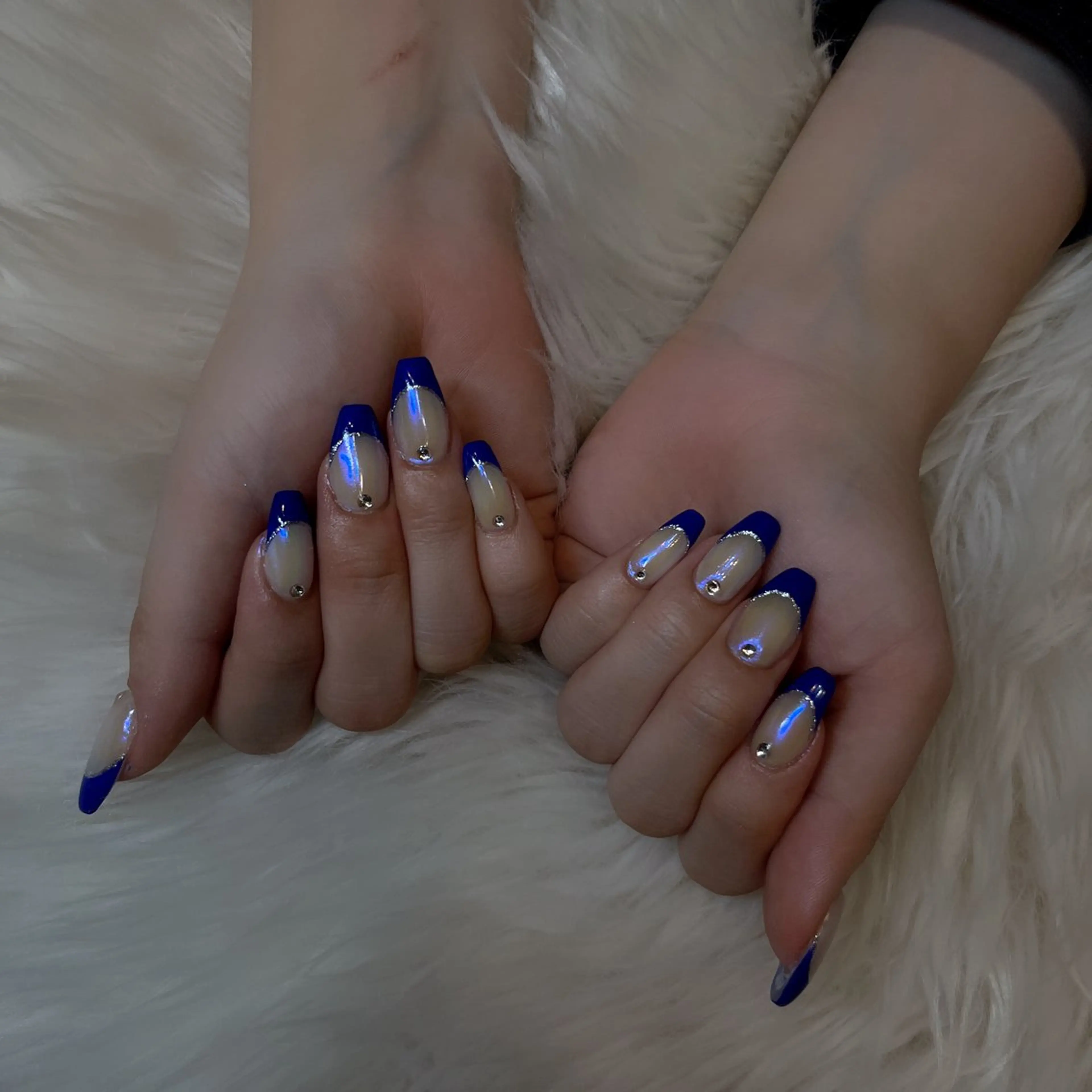 メンズ ネイル オーロラネイル ブルー フレンチネイル ミラーネイル ハンドネイル Private Atelierのネイルデザイン