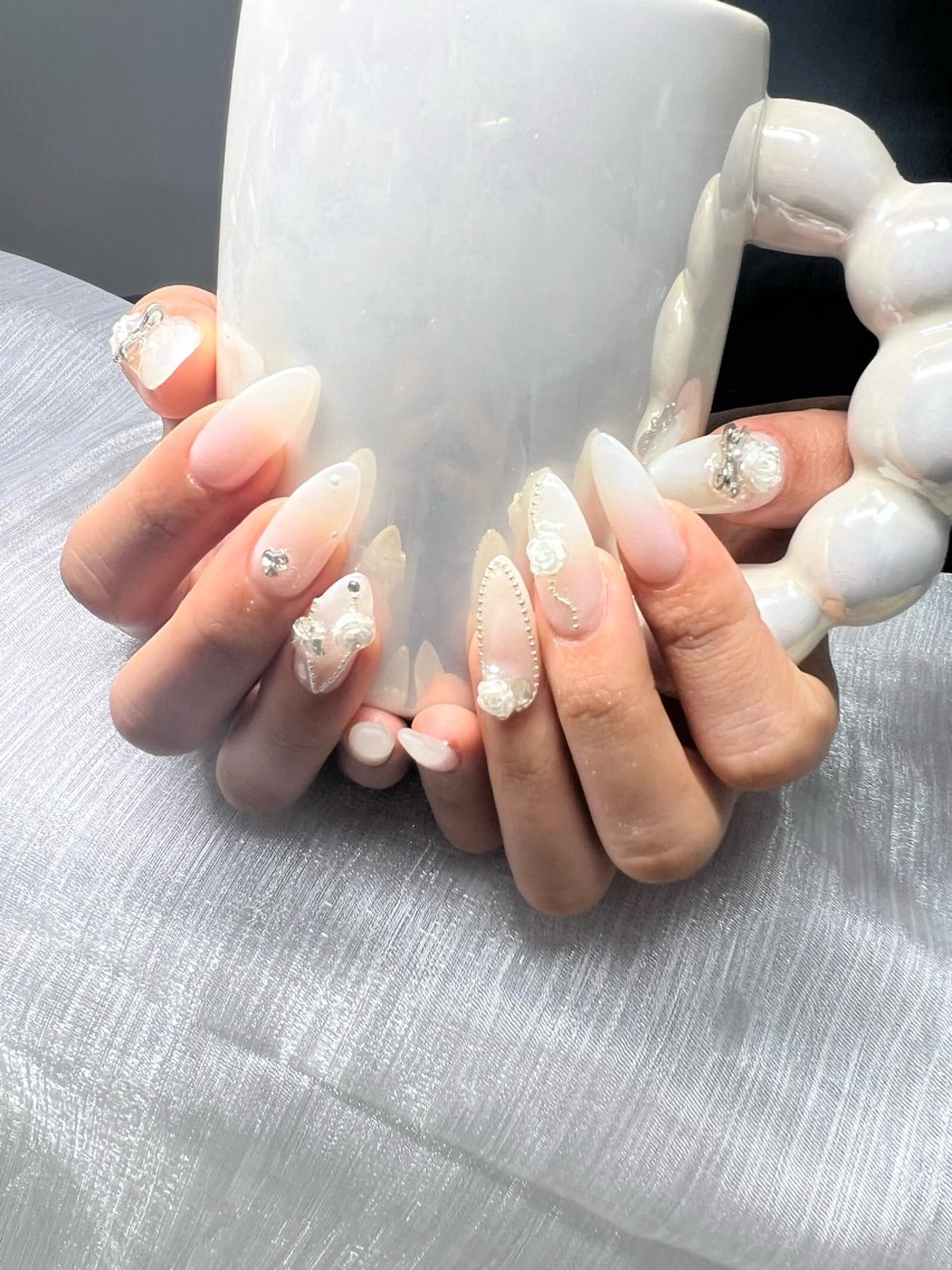 ネイル オーロラネイル チークネイル 長さ出し フットネイル フレンチネイル ハンドネイル Lee Nailsのネイルデザイン