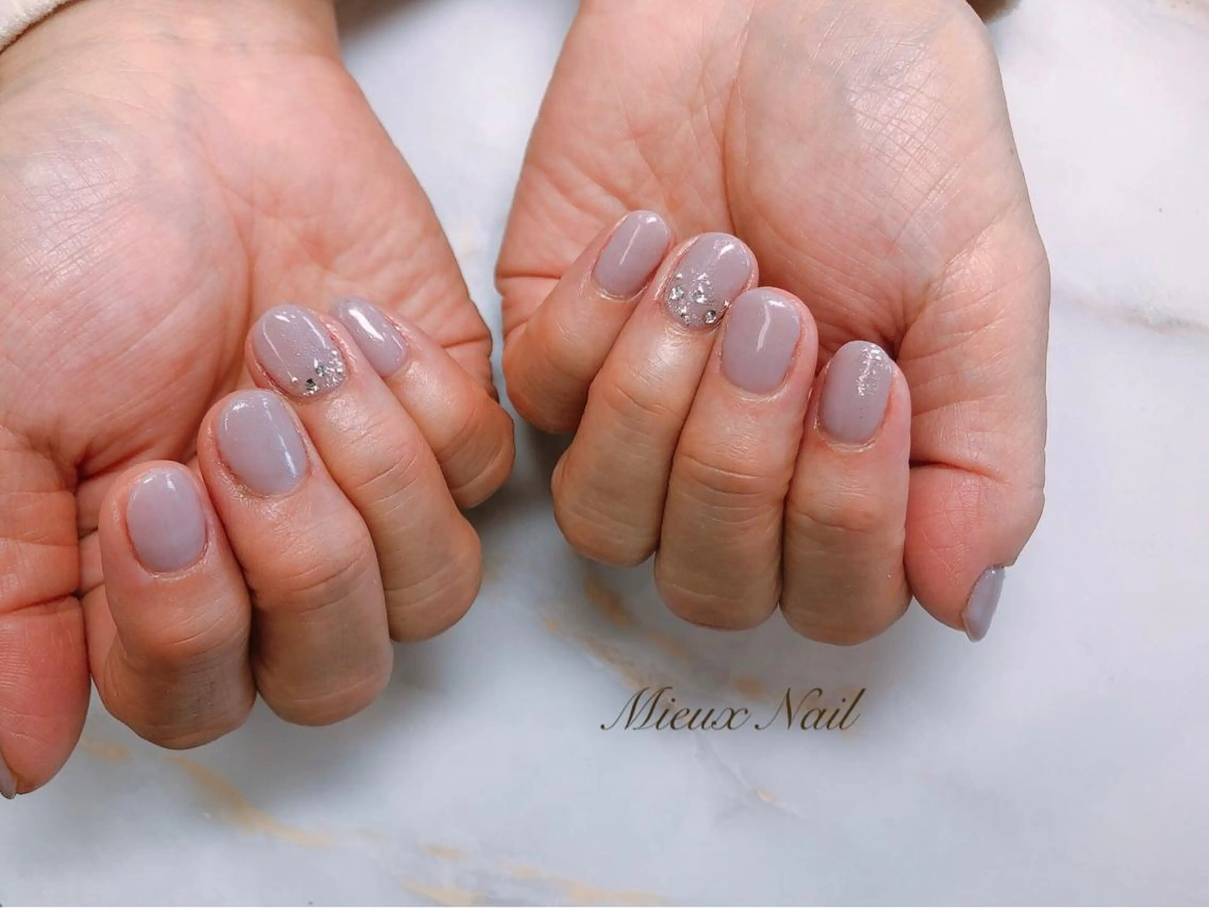 ネイル ストーンネイル 市川 麻衣子のネイルデザイン
