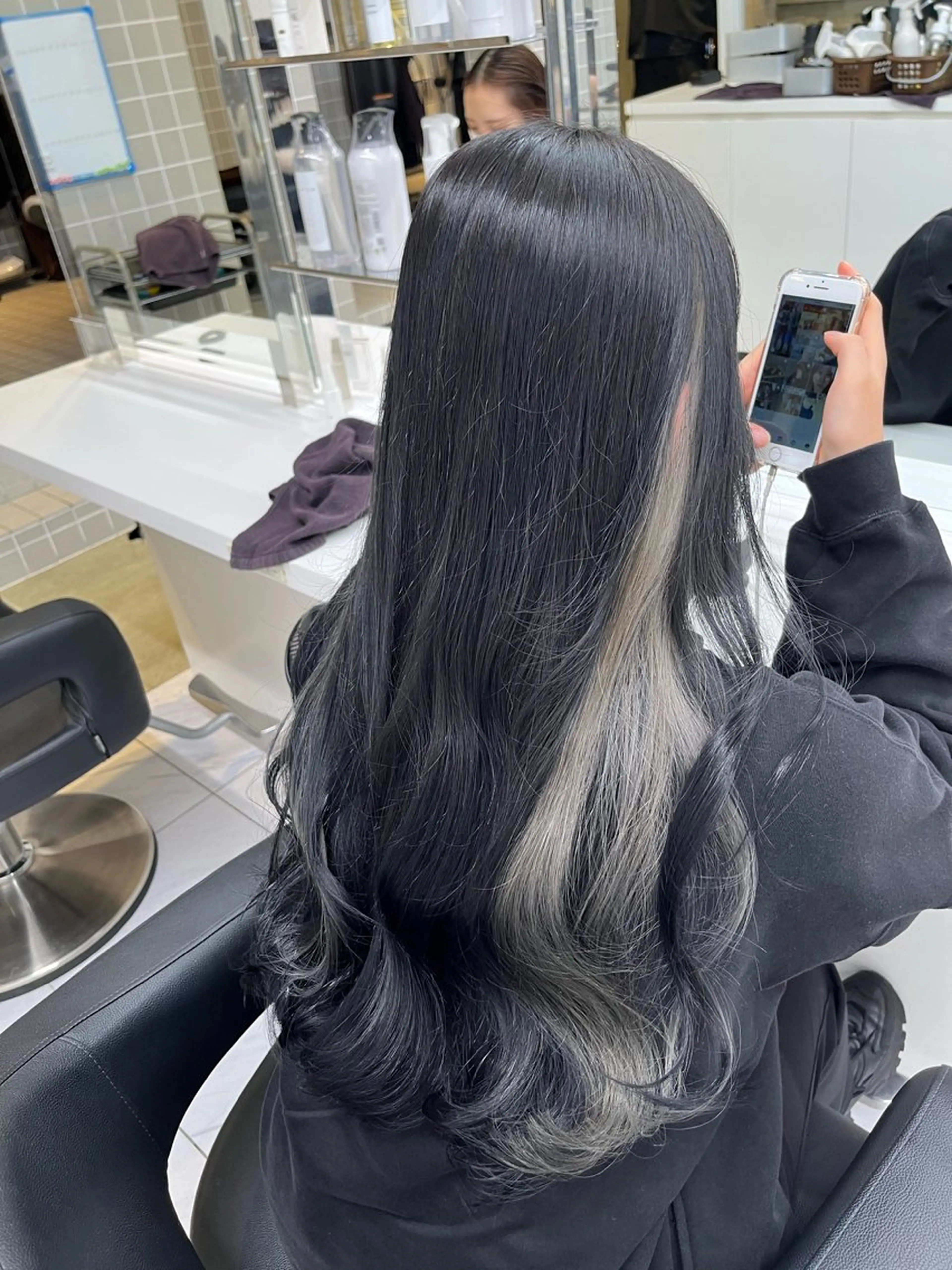 ロング ヘアカラー トリートメント ヘッドスパ ヘアセット 寒色＆ブリーチ特化 寒色MiOのヘアスタイル