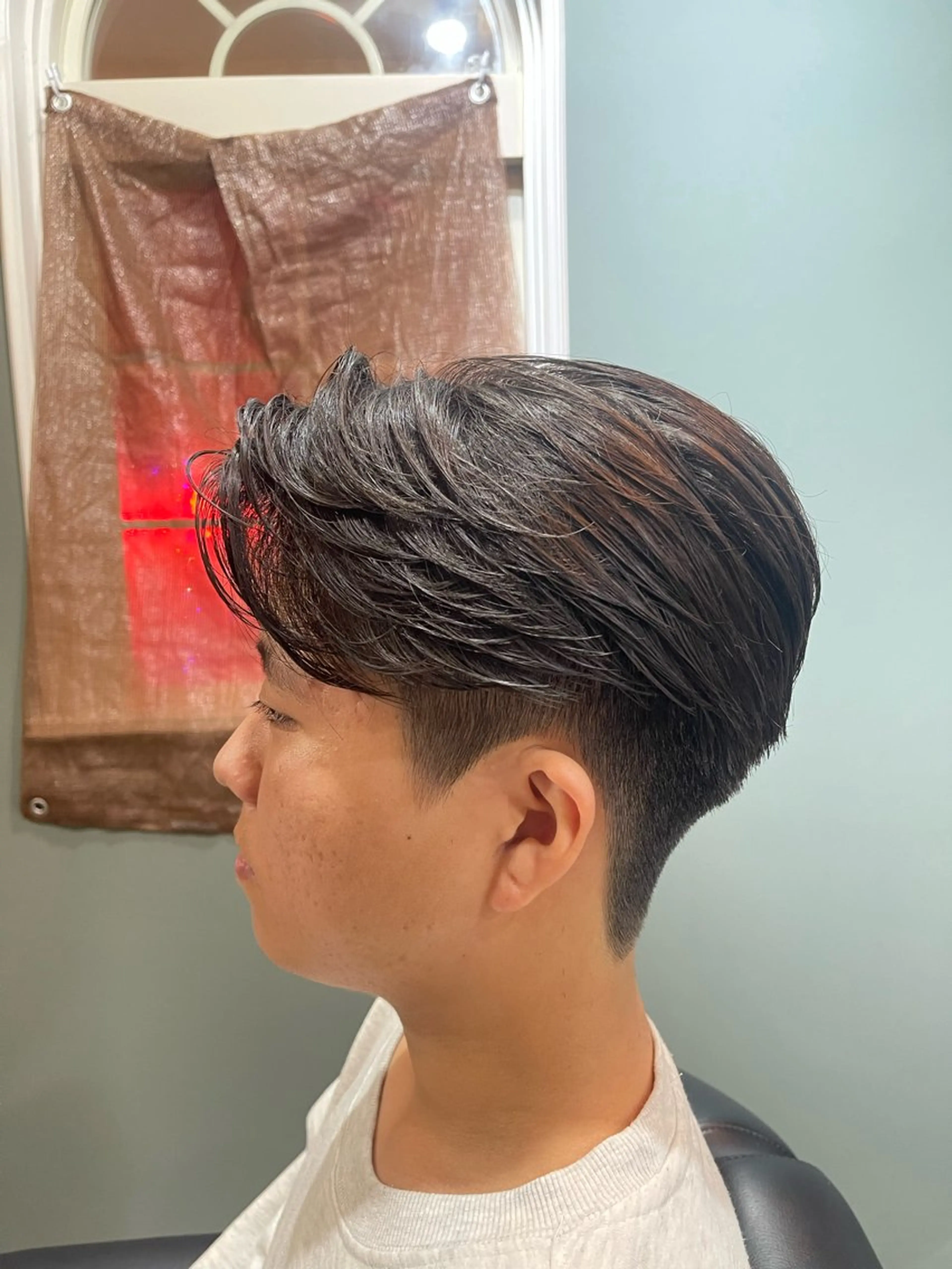 テストモデル (カット＋顔剃り＋眉毛カット＋シャンプー）の写真