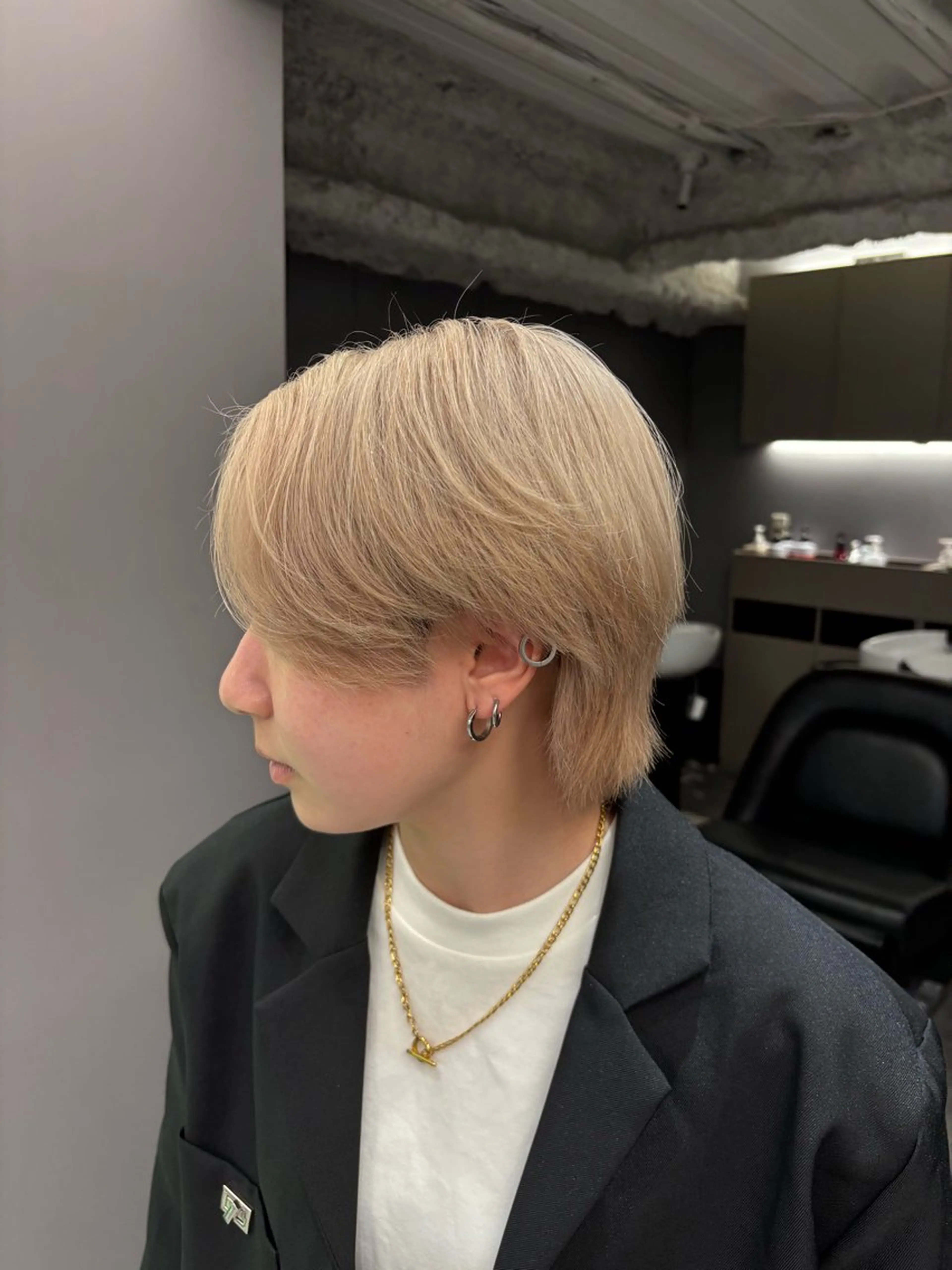 ショート カラー 切りっぱなしボブ バレイヤージュ ベージュカラー ブリーチ ブロンド ほの カラー特化/ ブリーチ/ボブのヘアスタイル